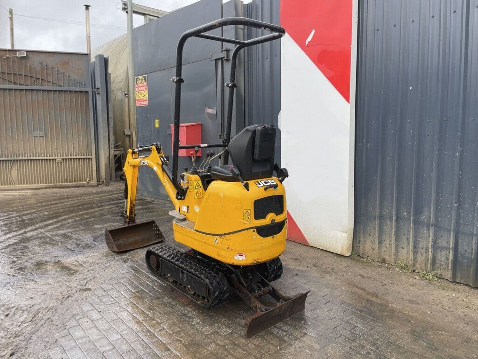 2020 JCB 8008 CTS: AGILE MICRO EXCAVATOR WITH 736 HOURS, PERKINS DIESEL ENGINE - Image 10 of 11