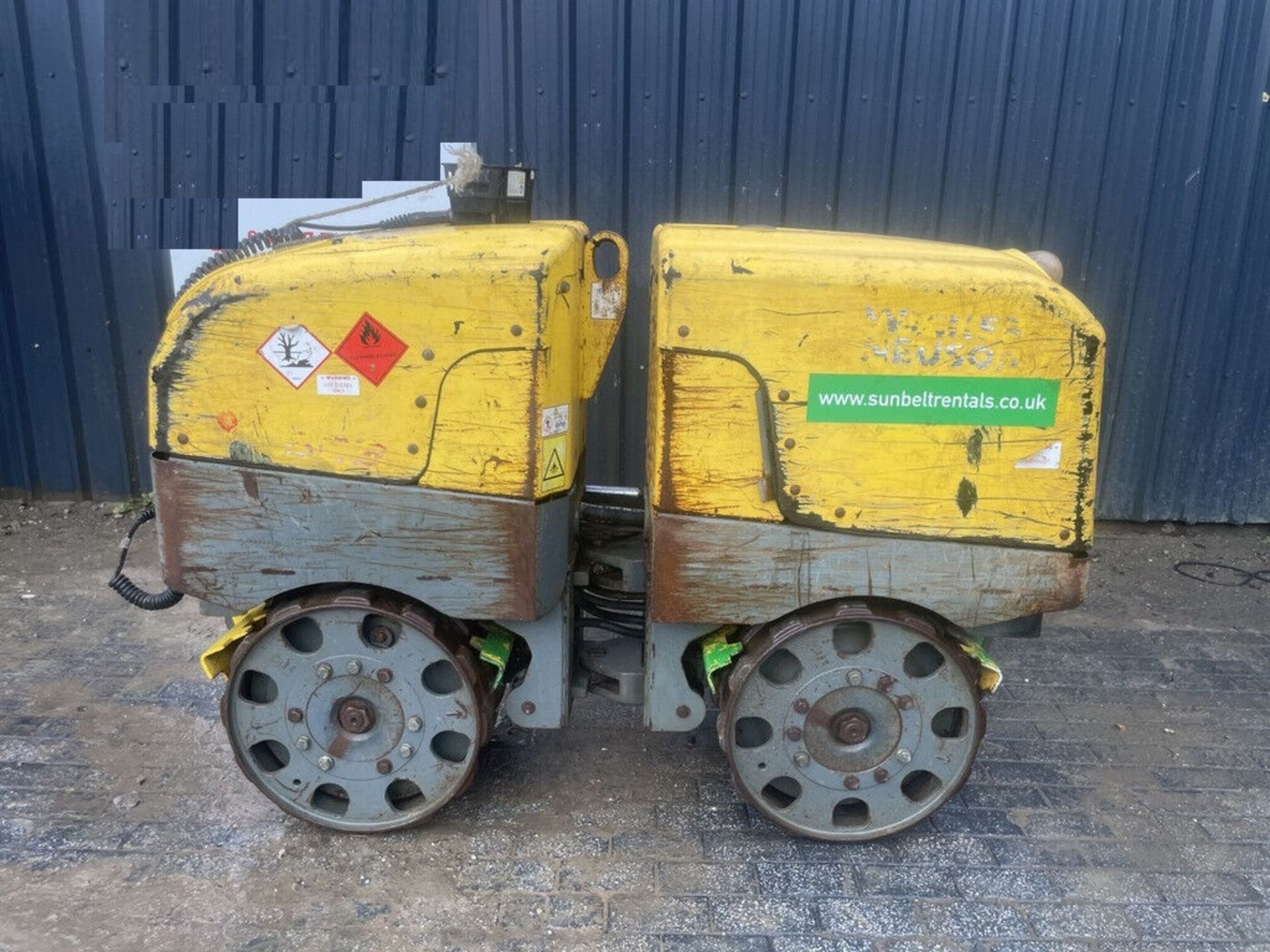 2015 WACKER NEUSON RT ROLLER: TRENCH MASTERY WITH 315 HRS