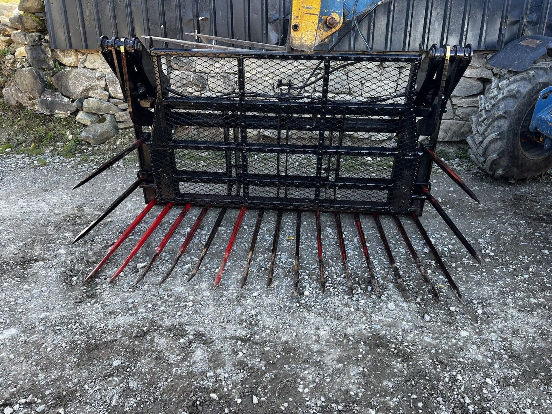 QUALITY WORKING ALBUTT PUSH OFF BUCK SILAGE RAKE - Image 2 of 6