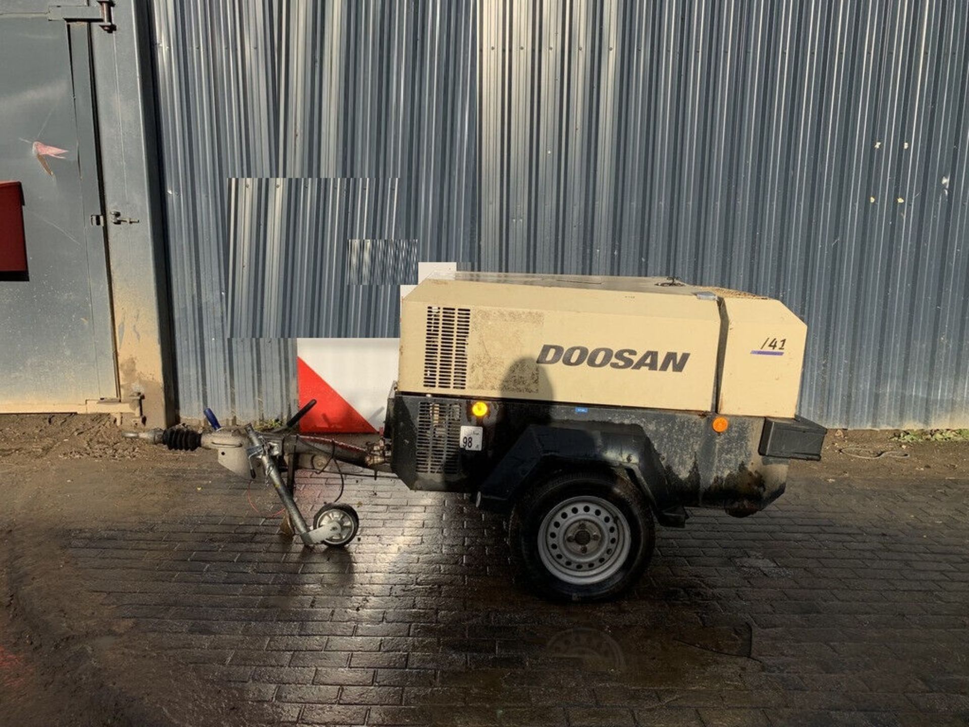 YANMAR BRILLIANCE: 2015 DOOSAN 7/41 COMPRESSOR - 35.0 KW MIGHT - Image 2 of 11