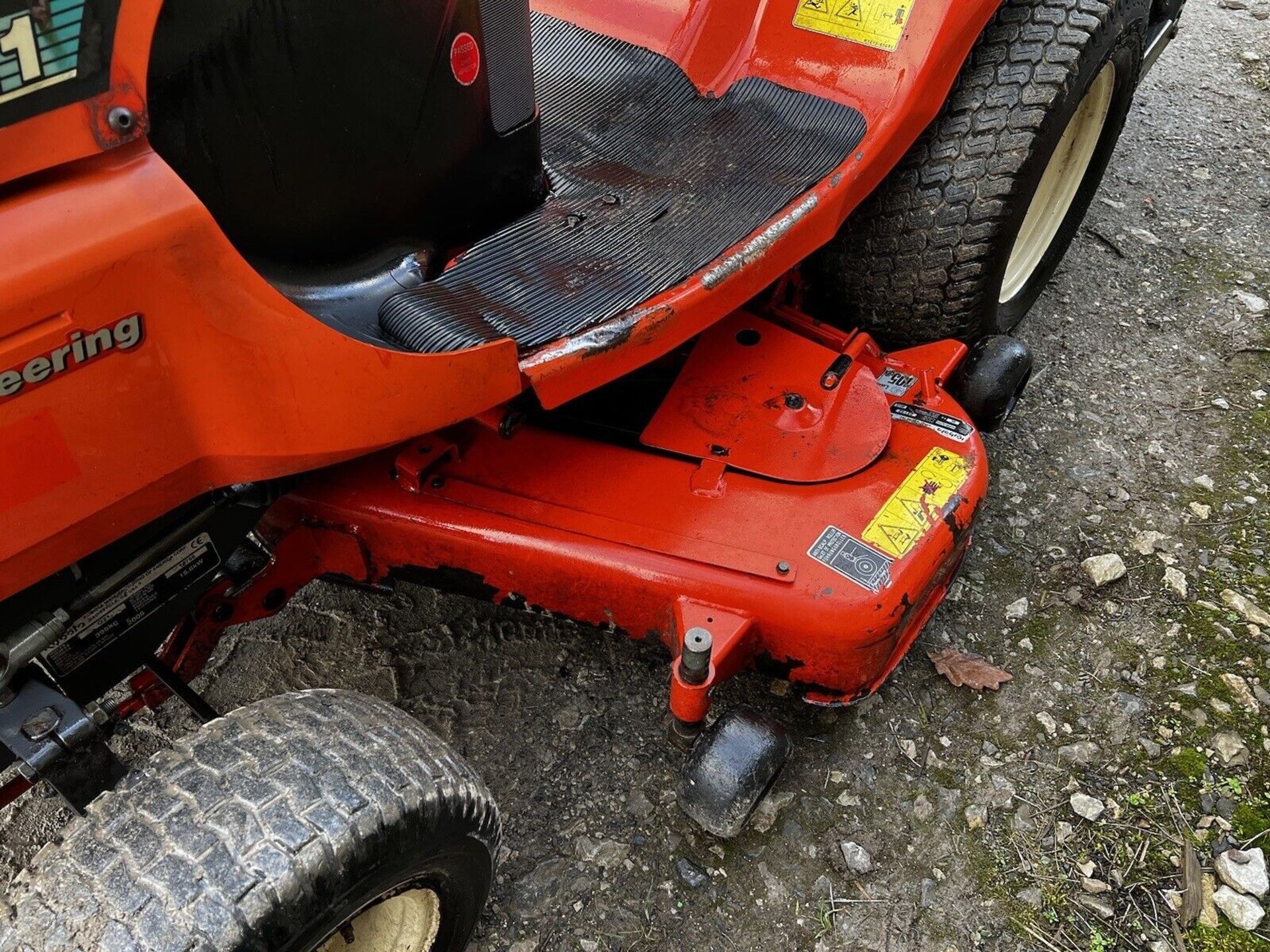 TERRAIN TAMER: KUBOTA G21 DIESEL MOWER MASTERS WITH HYDRAULIC TIP - Image 7 of 11