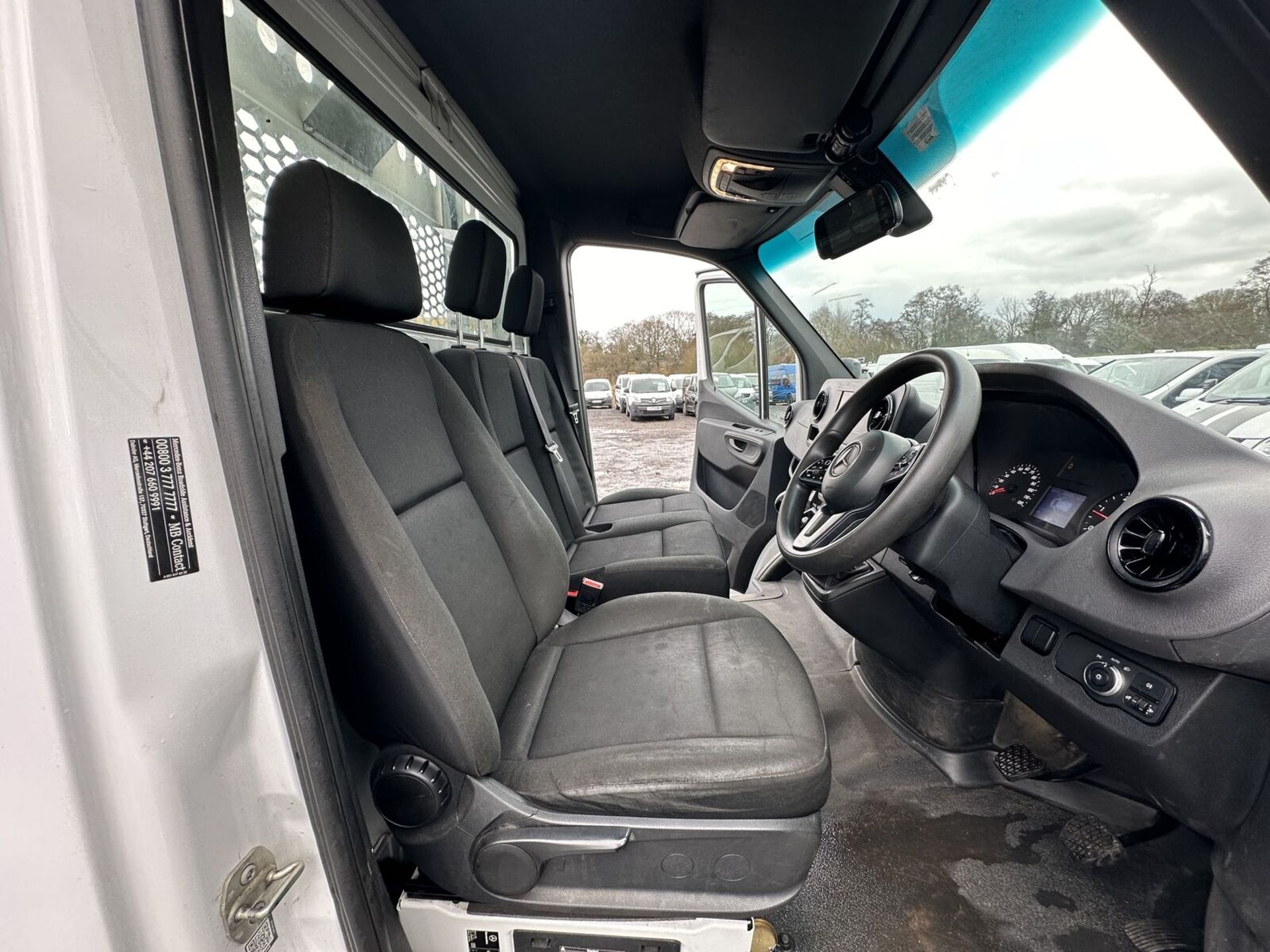 WHITE WONDER: 2019 MERCEDES-BENZ SPRINTER RECOVERY VAN - Image 10 of 19