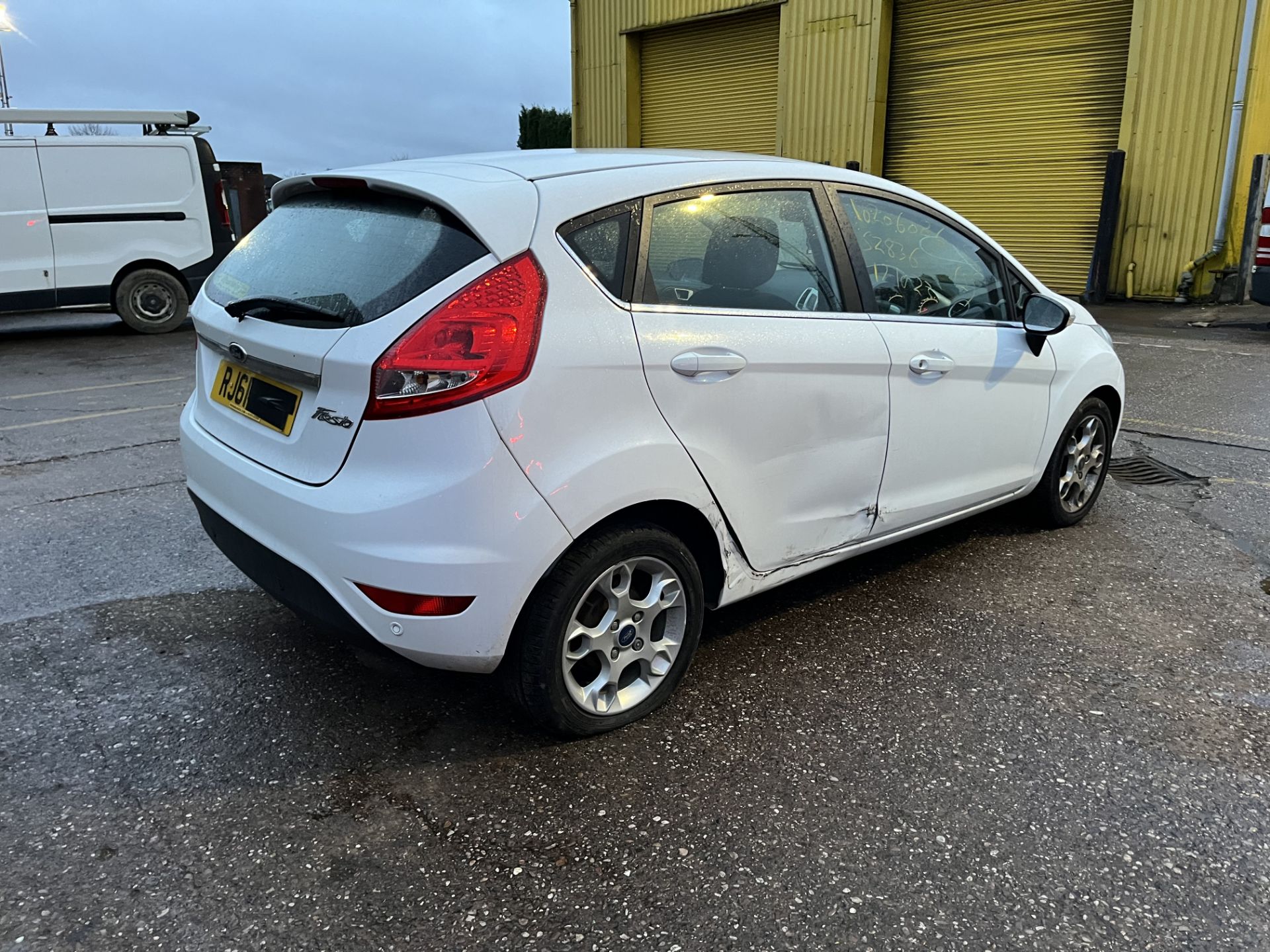 2011 FORD FIESTA 1.4 PETROL - Image 2 of 5