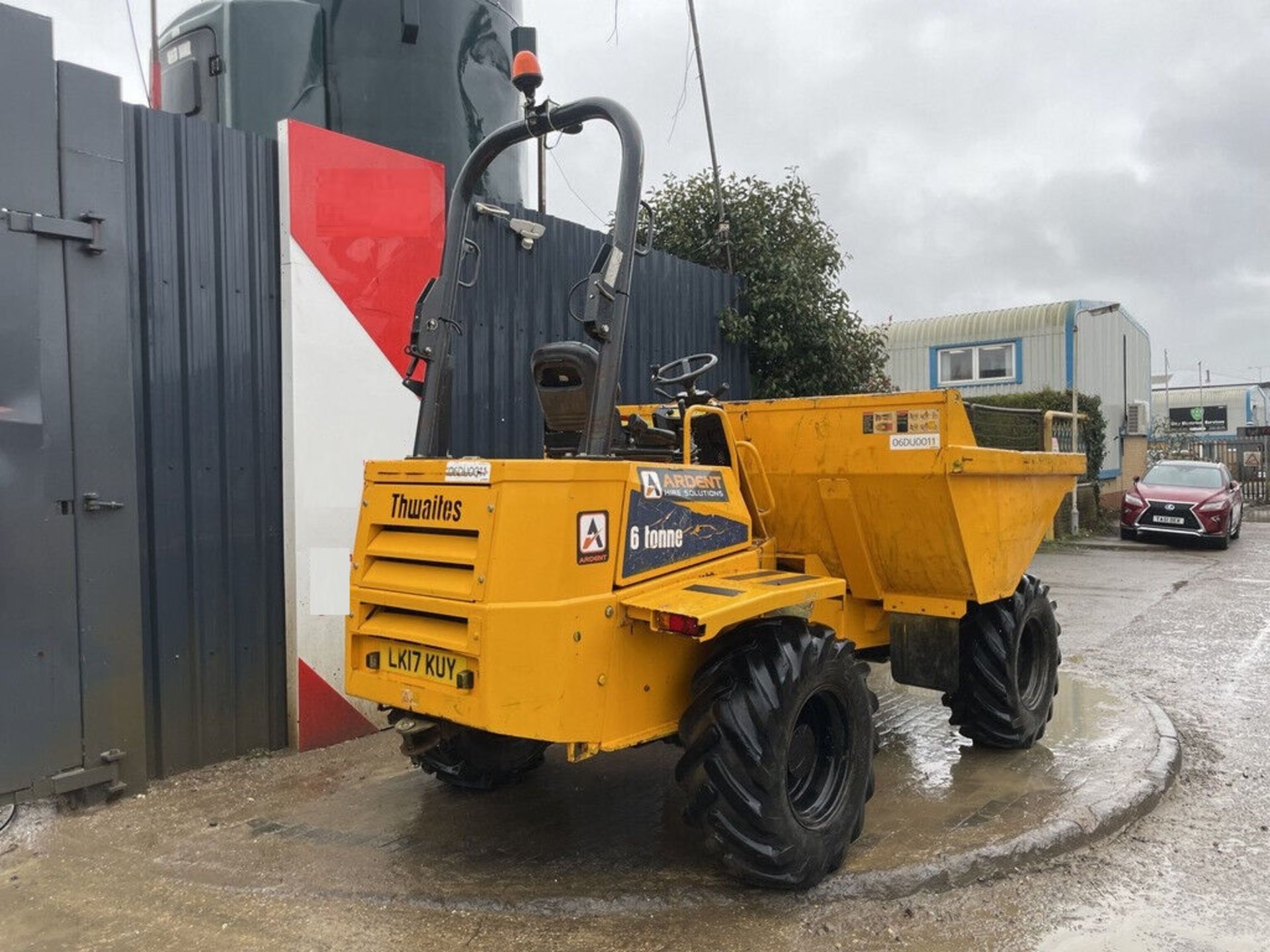 2017 THWAITES 6-TON DUMPER: POWER, PRECISION, PERFORMANCE - Image 2 of 9