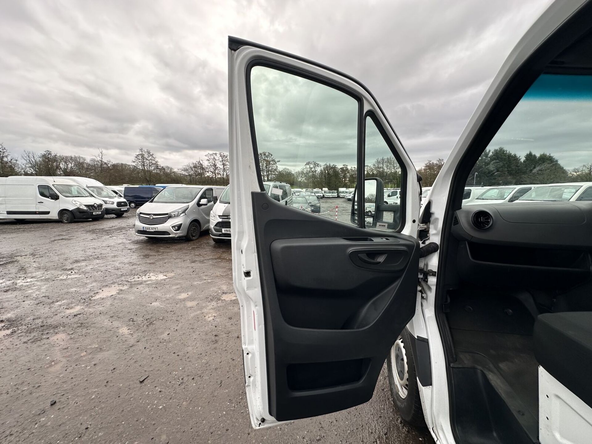 WHITE WONDER: 2019 MERCEDES-BENZ SPRINTER RECOVERY VAN - Image 19 of 19