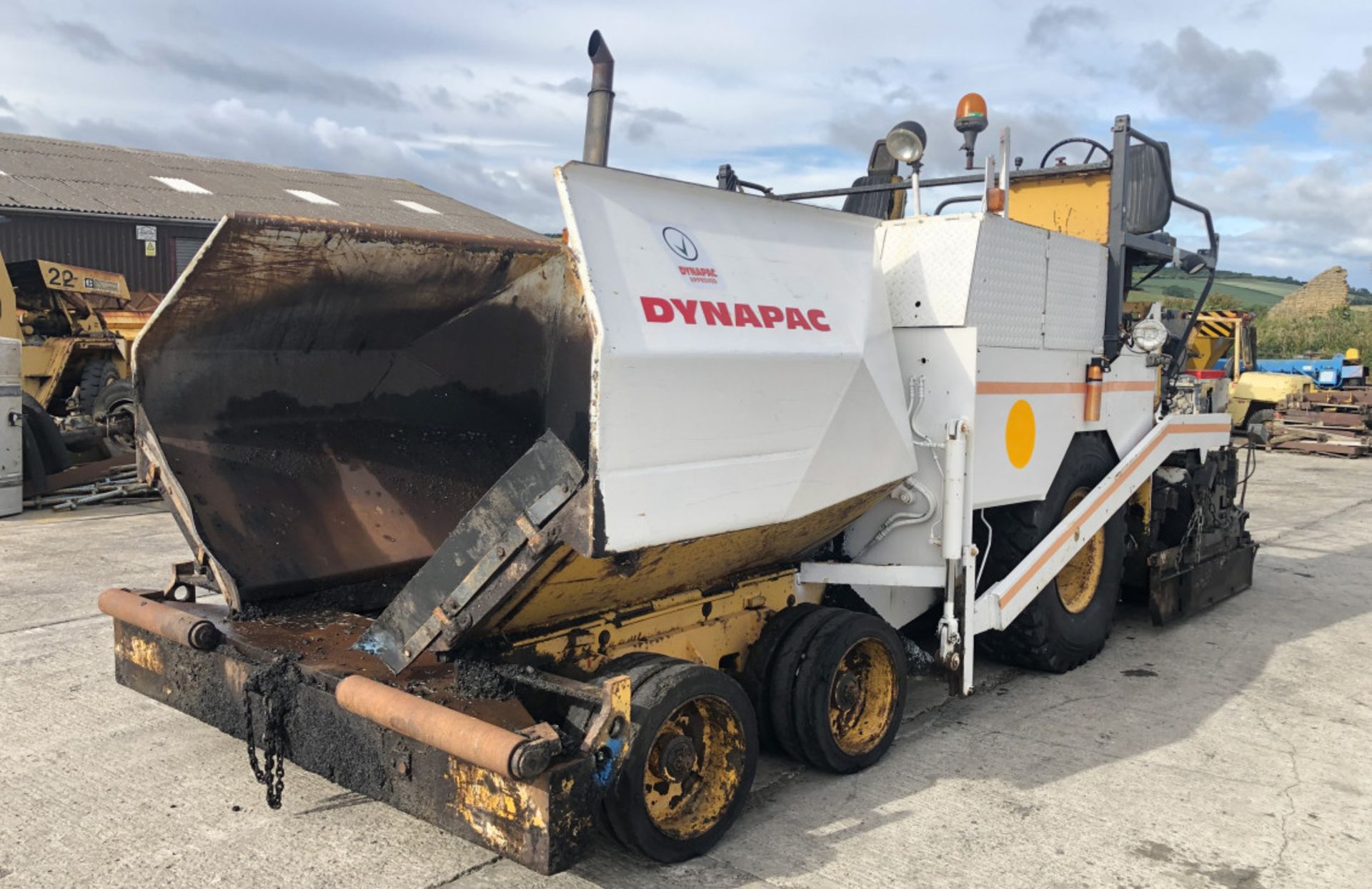 DYNAPAC 1104 ASPHALT TARMAC PAVER - Image 3 of 13