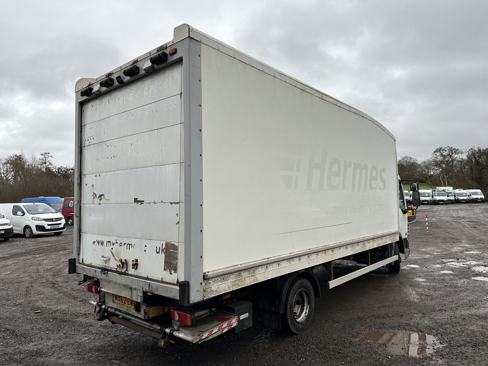 LORRY LUXE: DAF TRUCKS LF 7.5T, CRUISE CONTROL, REVERSING CAMERA >>--NO VAT ON HAMMER--<< - Image 3 of 15