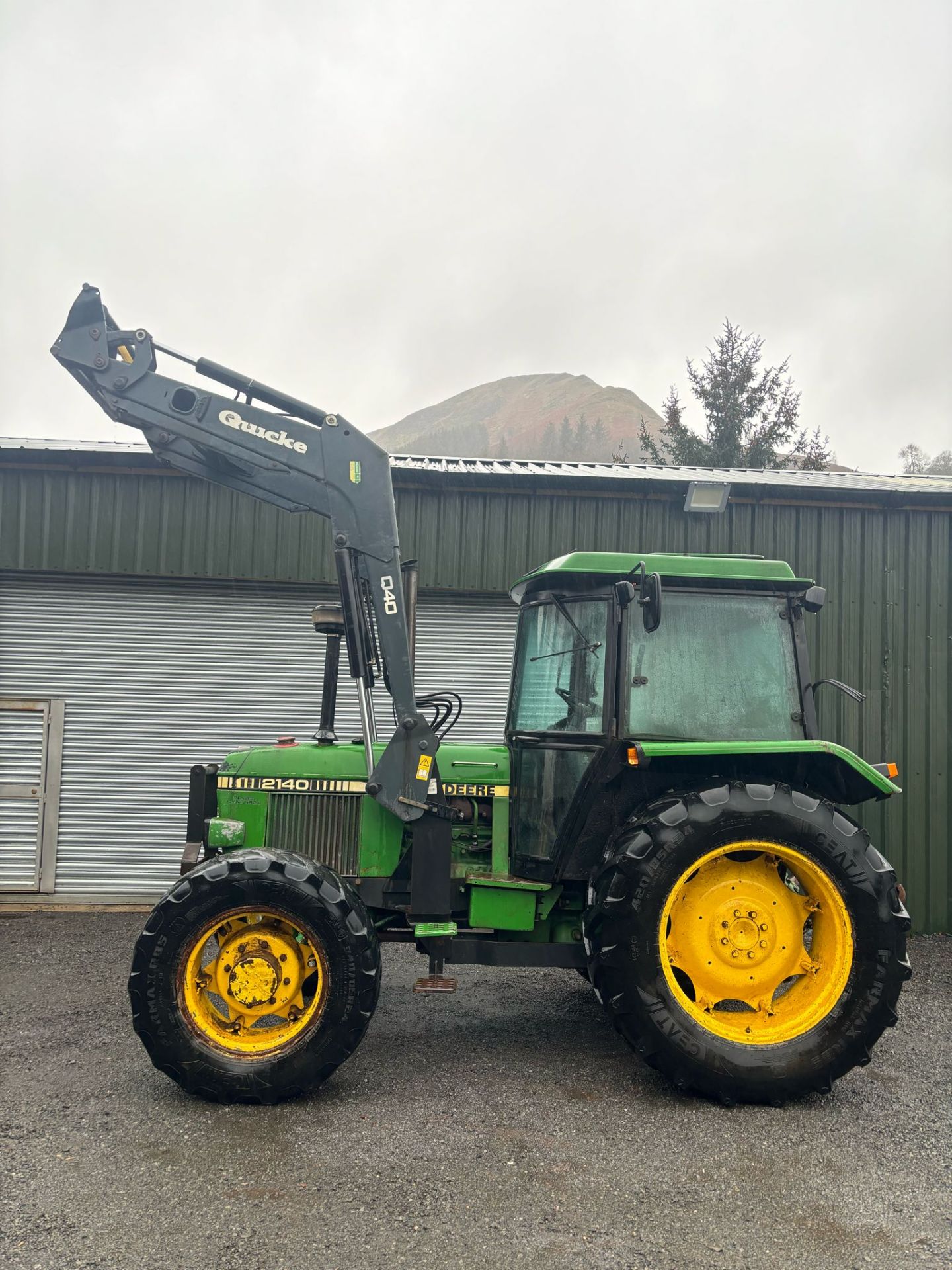 JOHN DEERE 2140 TRACTOR LOADER 4WD - Image 3 of 19