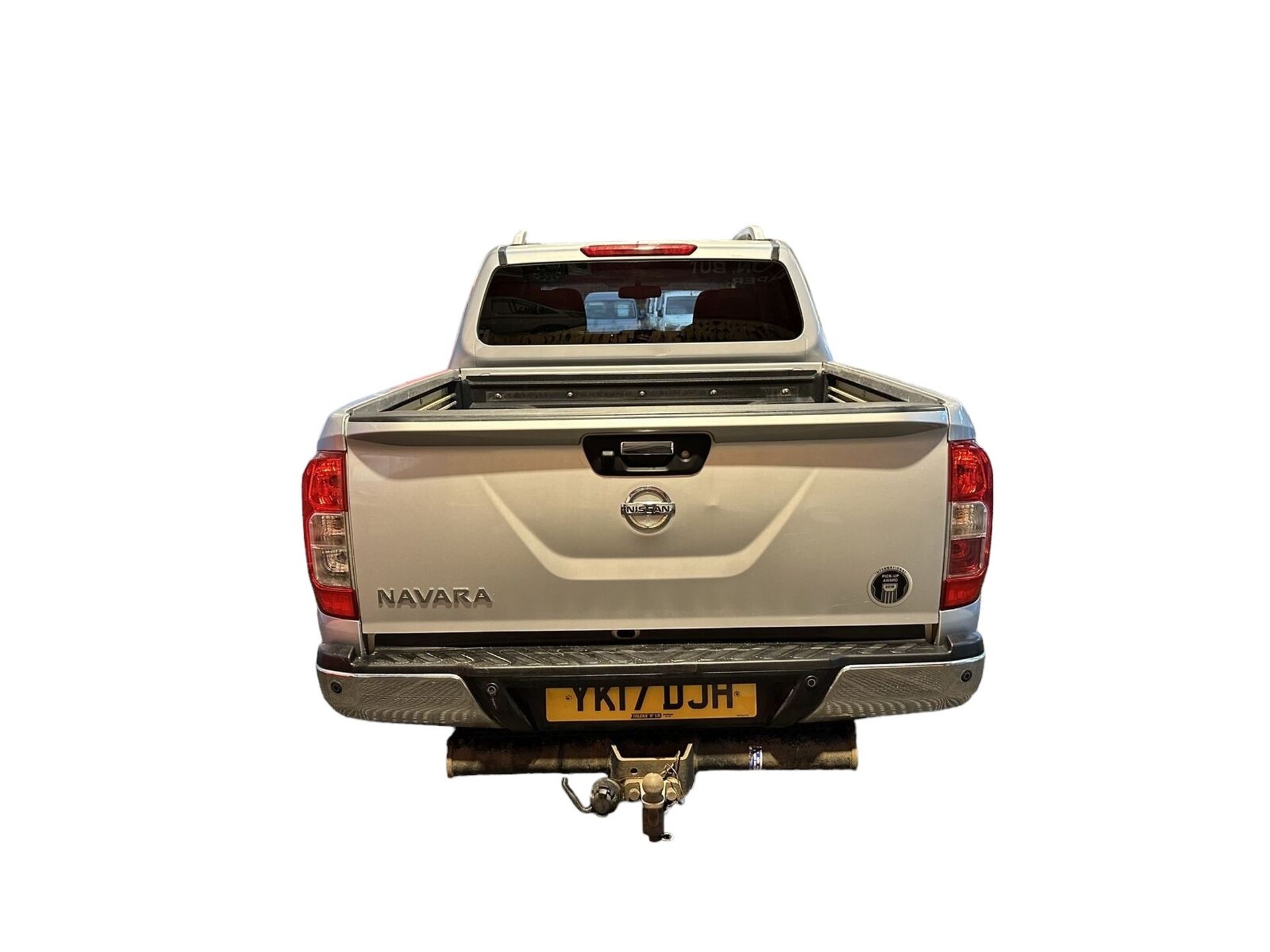 >>--NO VAT ON HAMMER--<< 2017 NISSAN NAVARA TEKNA: SILVER 4X4, EURO 6, PRISTINE CONDITION - Image 4 of 14