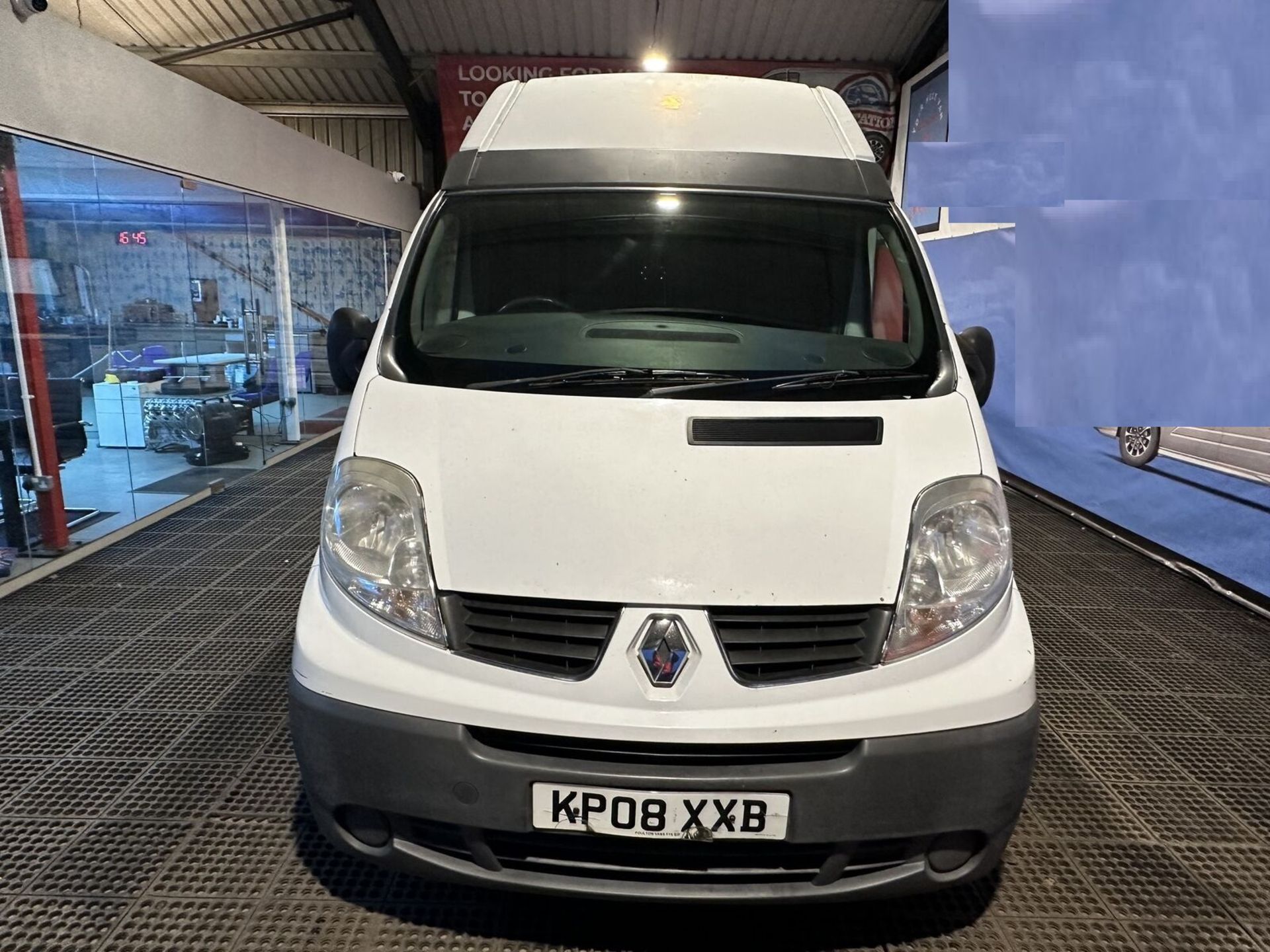 >>--NO VAT ON HAMMER--<<2008 HIGH ROOF RENAULT TRAFIC - DRIVE-READY DELIGHT - Image 4 of 13