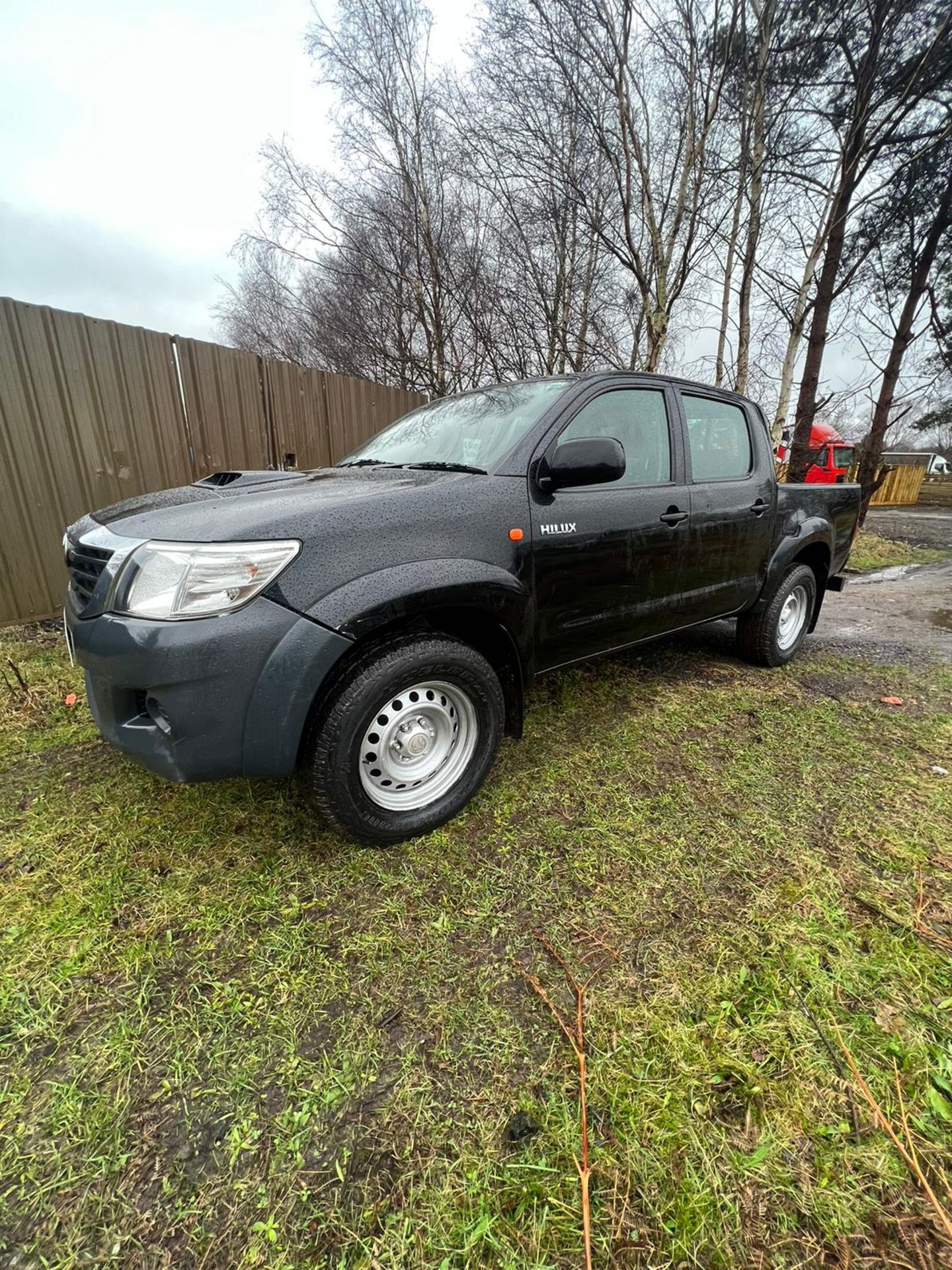 2016 TOYOTA HILUX ACTIVE 2X4 4X4 + DIFF LOCK - Image 18 of 22