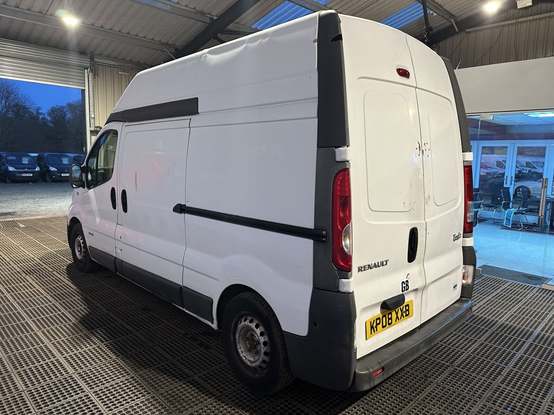 >>--NO VAT ON HAMMER--<<2008 HIGH ROOF RENAULT TRAFIC - DRIVE-READY DELIGHT - Image 13 of 13