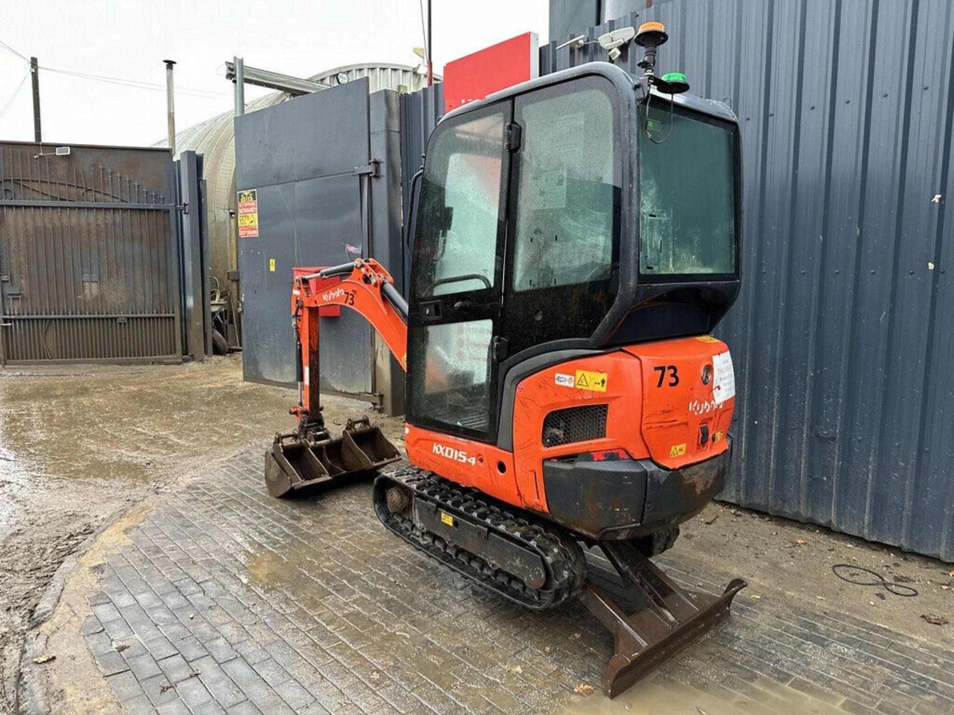 2017 KUBOTA KX015-4: FULL CAB EFFICIENCY WITH 2308 HOURS