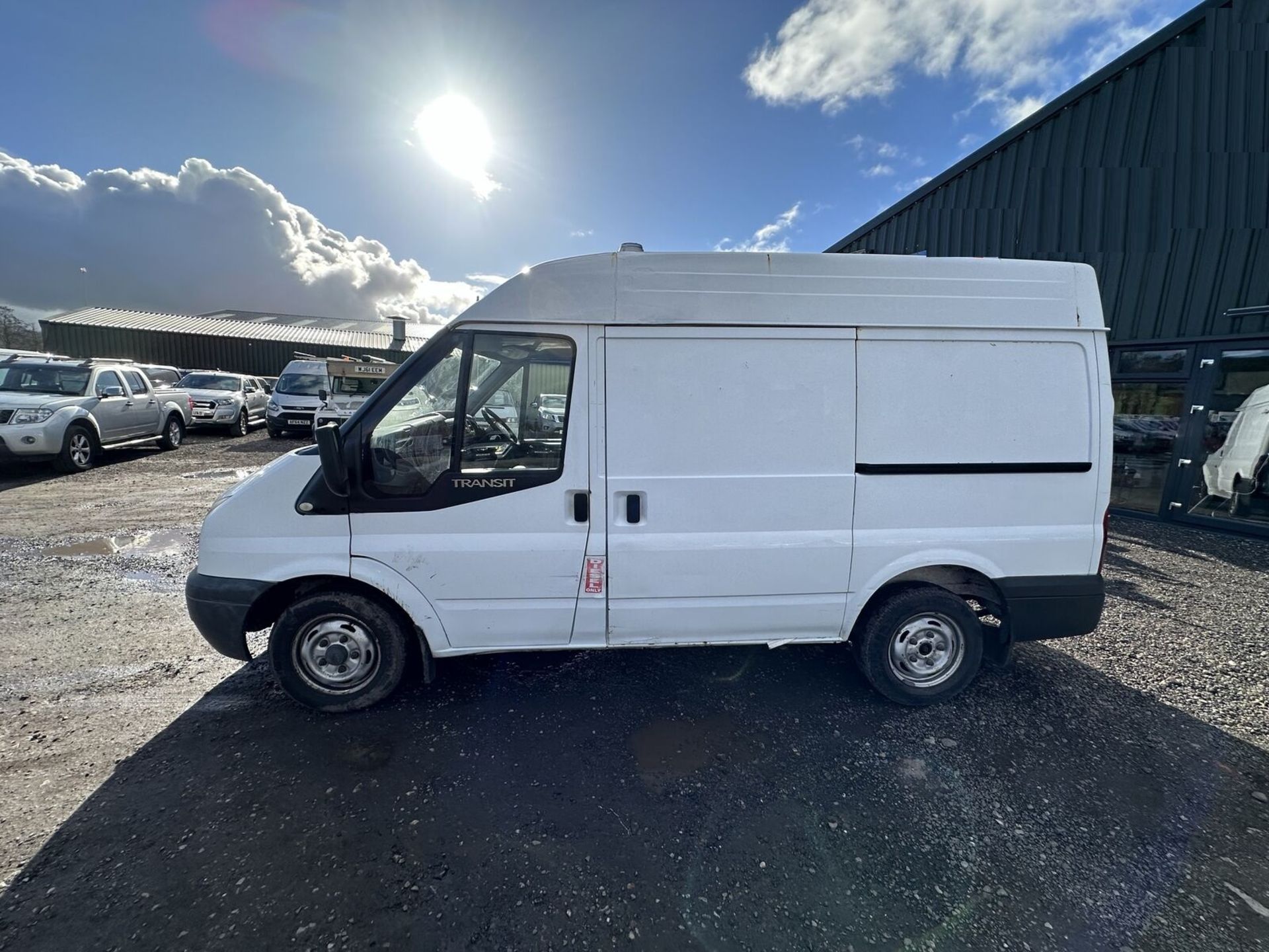 GET MOVING IN STYLE: 2013 FORD TRANSIT 100 T280 PANEL VAN >>--NO VAT ON HAMMER--<<