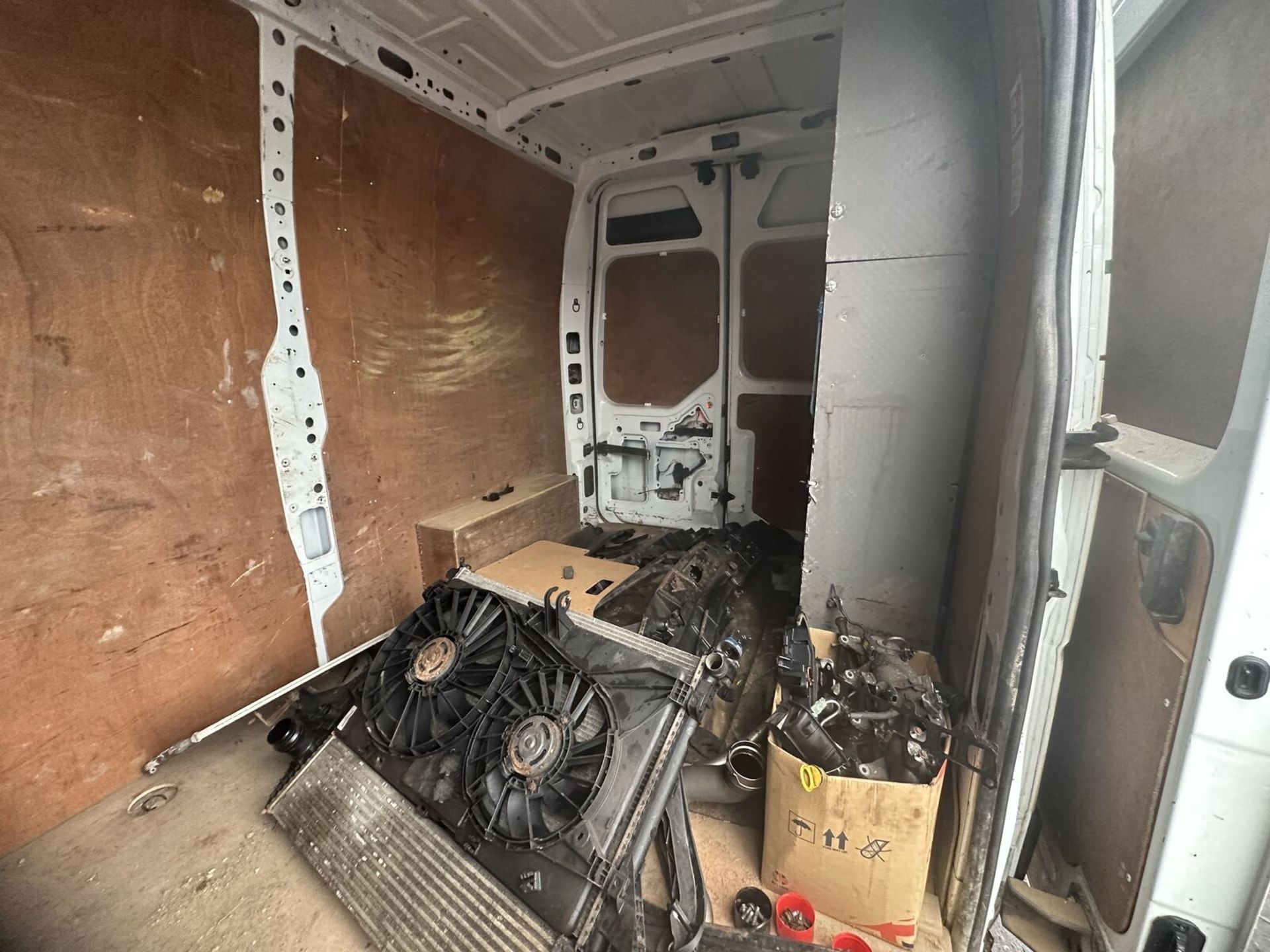 VAN REJUVENATION: VAUXHALL MOVANO REPAIR PROJECT >>--NO VAT ON HAMMER--<< - Image 4 of 23