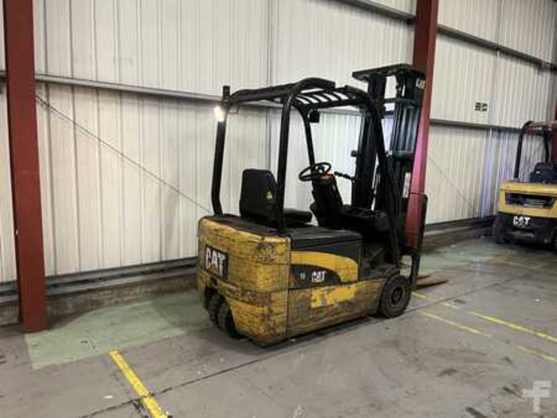 ELECTRIC - 3 WHEELS CAT LIFT TRUCKS EP18NT - Image 5 of 5