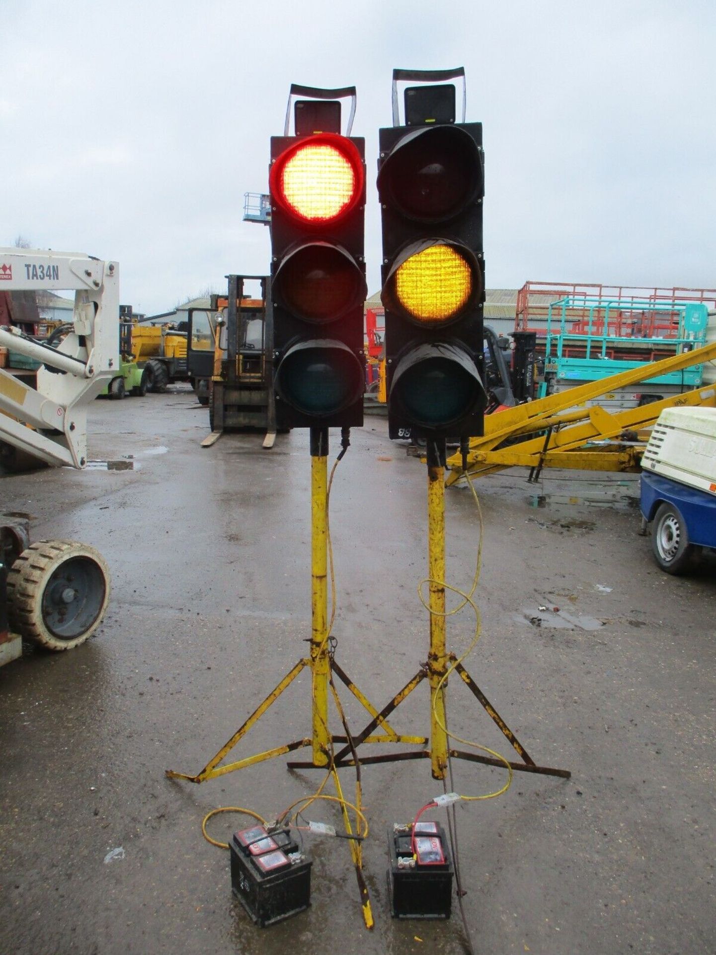 BOOT-SIZED PIKE X LITE: XL 2 TRAFFIC LIGHTS - Image 2 of 5