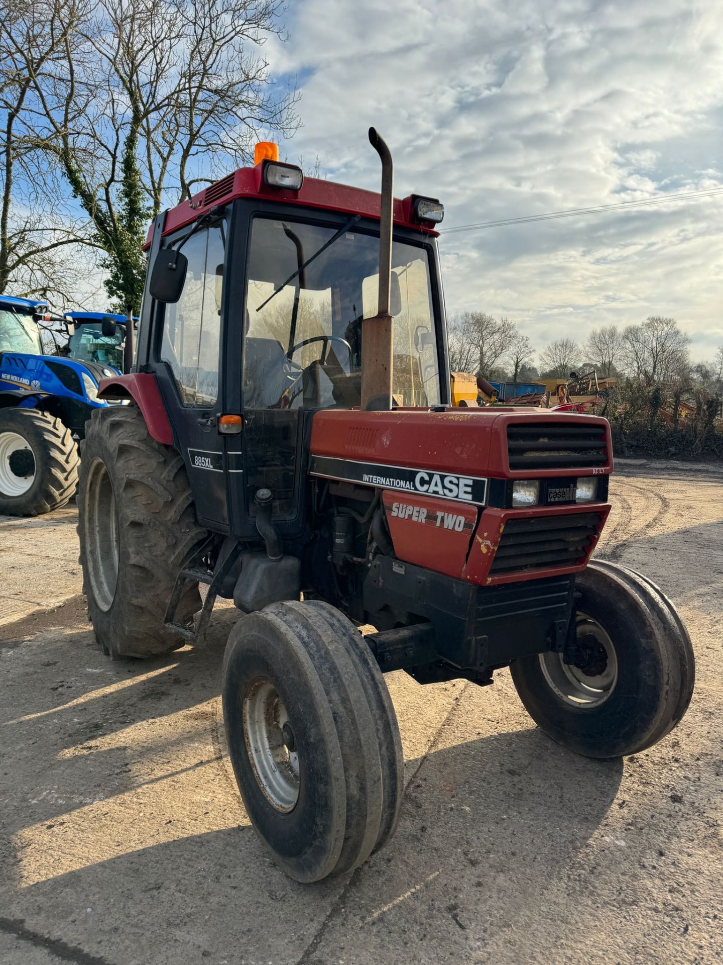 CASE IH 885XL TRACTOR