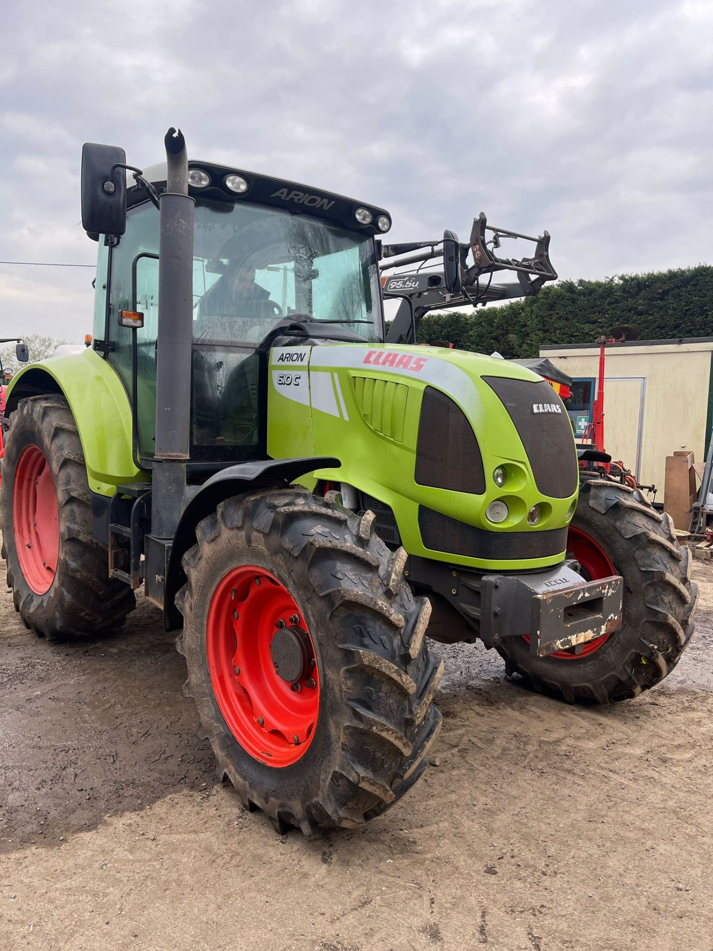 CLAAS ARION 610C TRACTOR