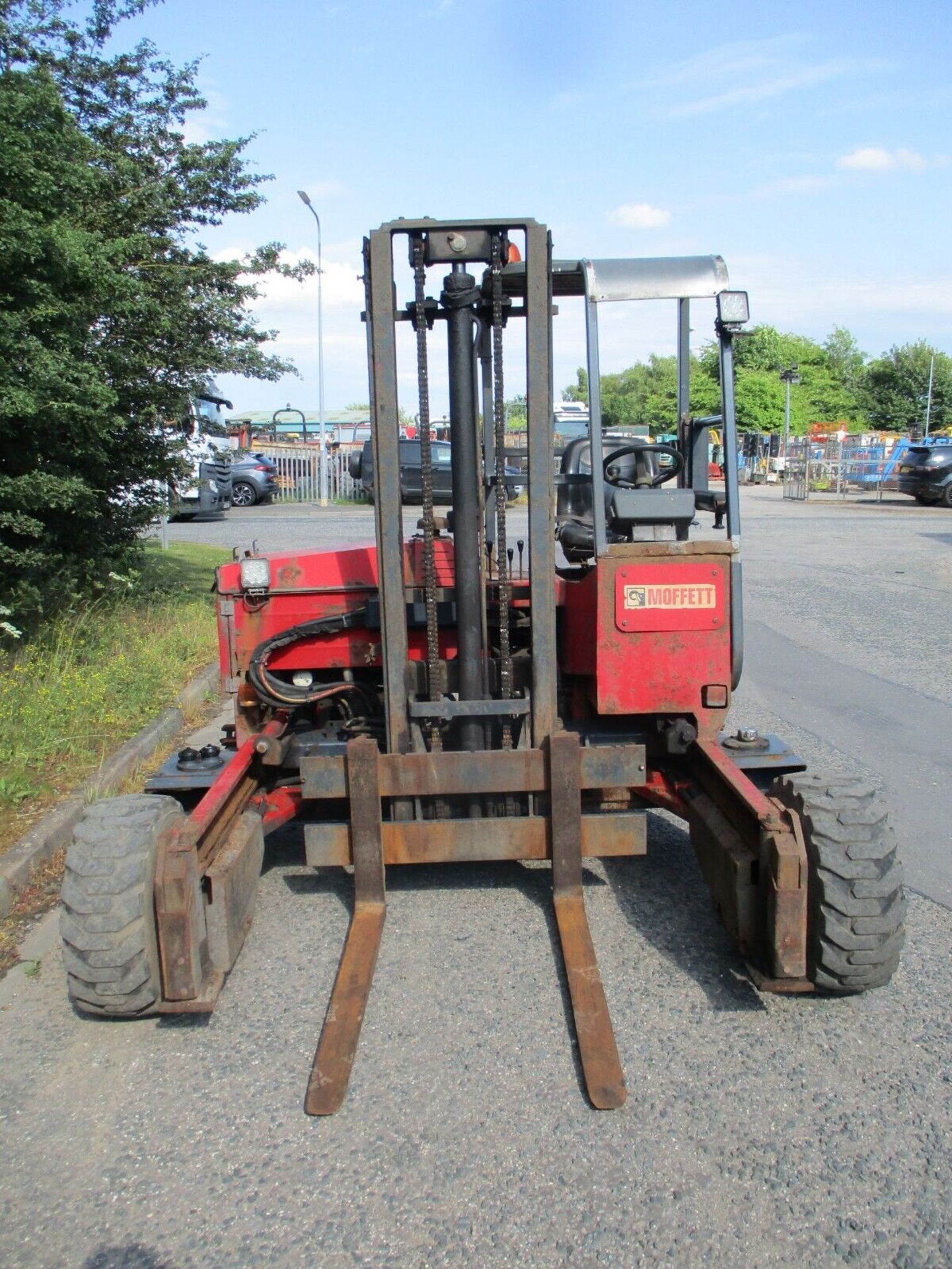 MOFFETT MOUNTY M2003: YOUR 2-TON LIFTING SOLUTION - Image 6 of 13