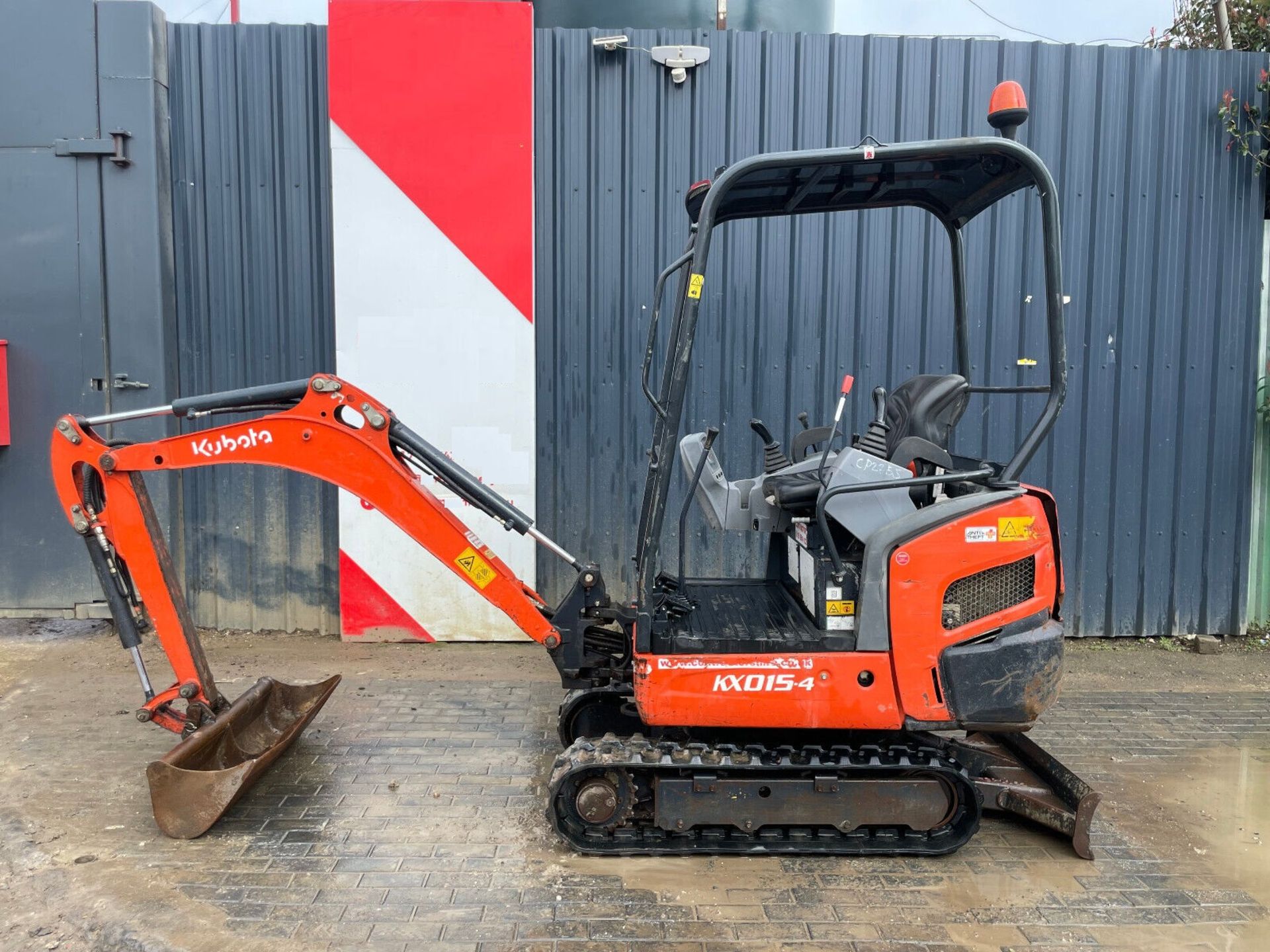 KUBOTA KX015-4: 2017 MODEL WITH 2357 HOURS OF RELIABILITY - Image 2 of 12