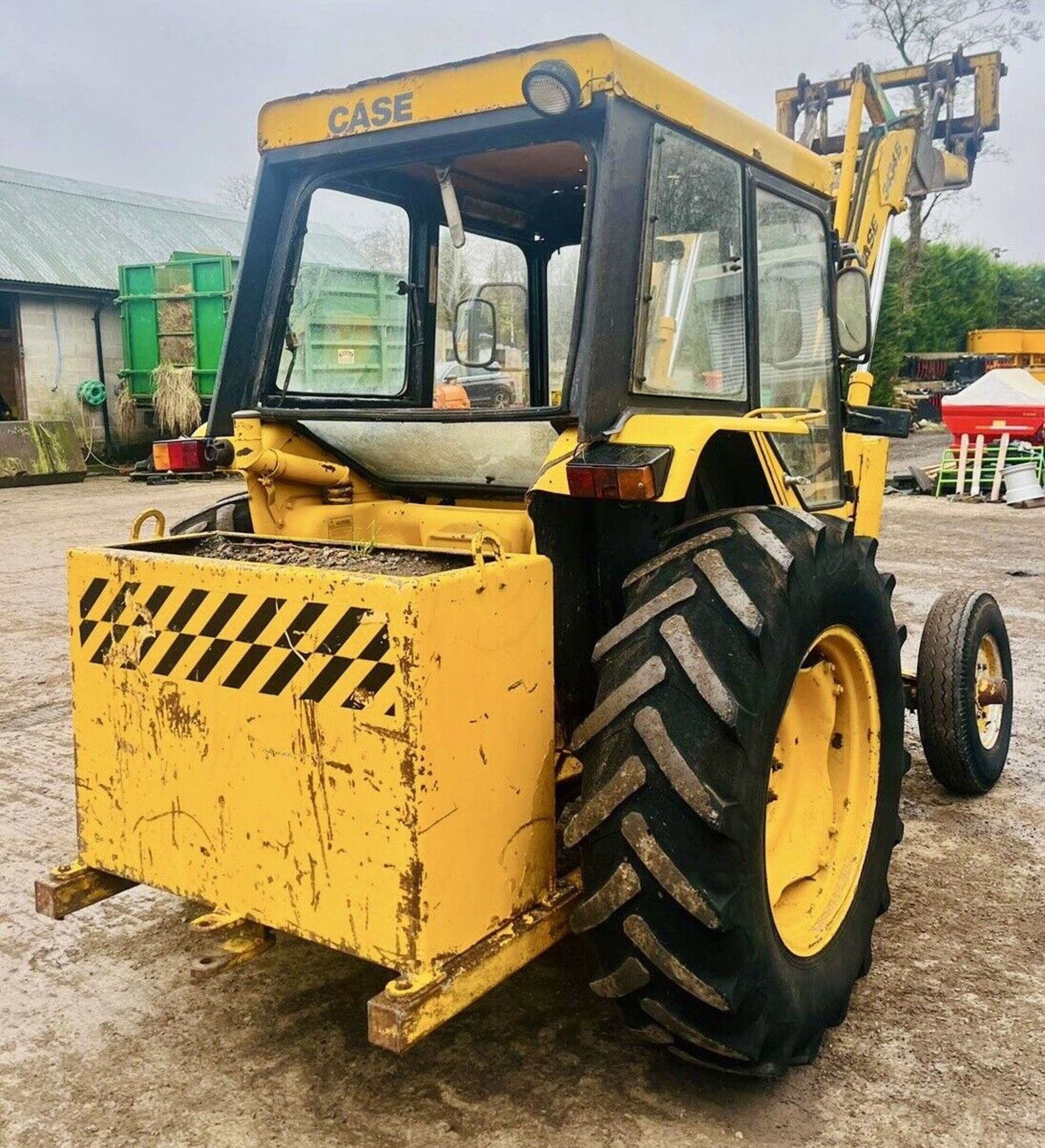 INDUSTRIAL POWERHOUSE: CASE INTERNATIONAL 248L LOADER TRACTOR - Image 5 of 9