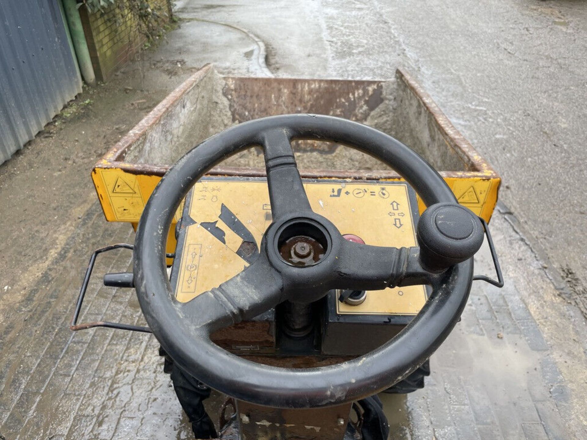 2015JCB 1THT 1 TON HIGH TIP DUMPER - Image 8 of 12