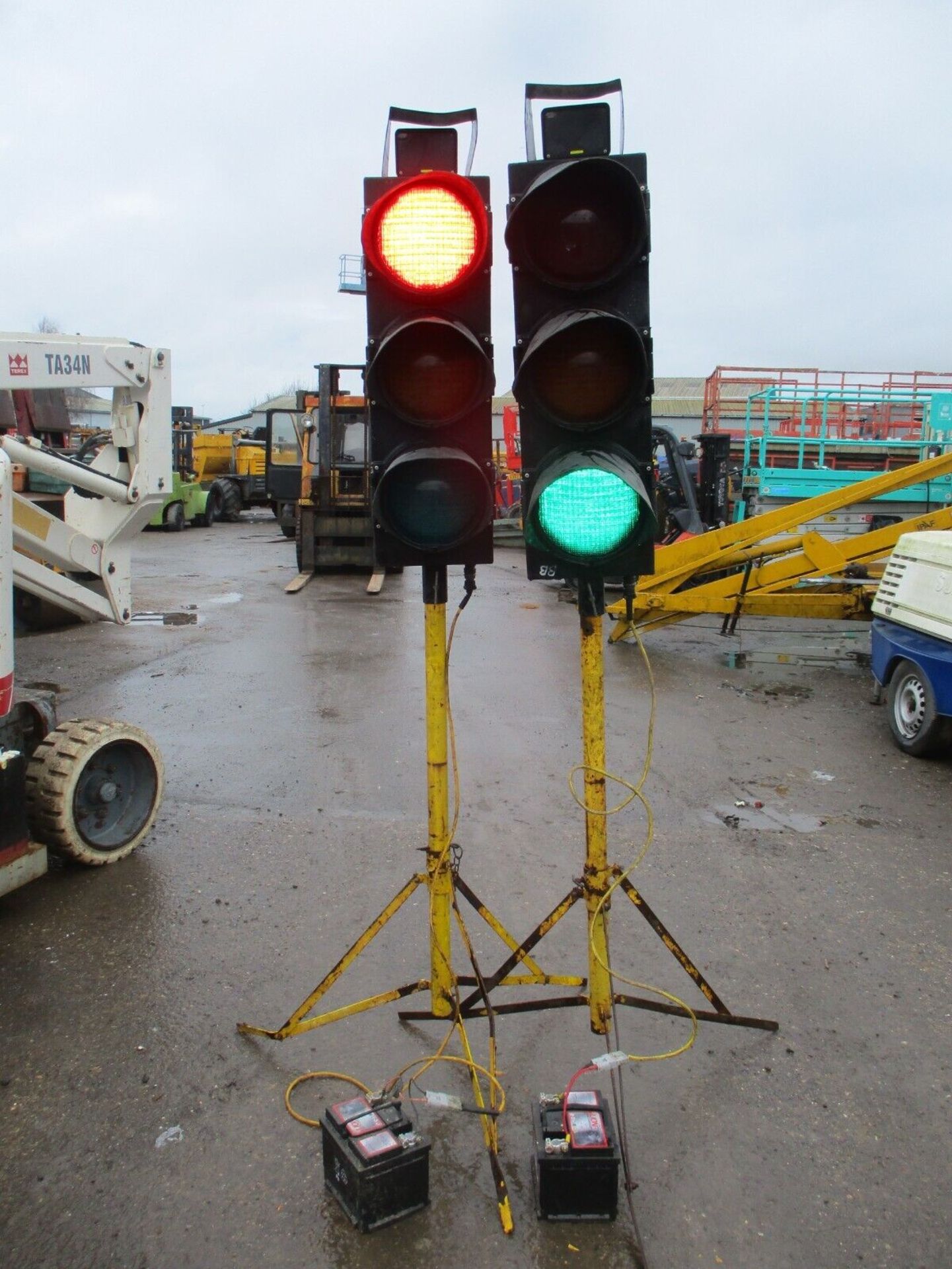 BOOT-SIZED PIKE X LITE: XL 2 TRAFFIC LIGHTS - Image 3 of 5