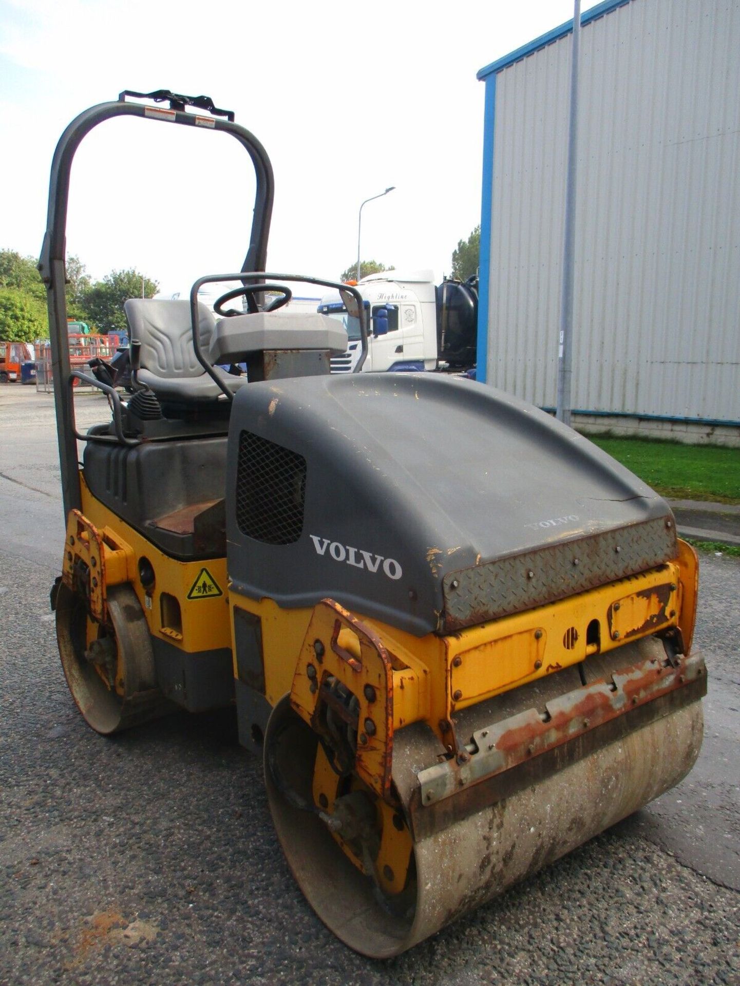 2011 VOLVO DD24 ROLLER 1200MM WIDE - Image 4 of 11