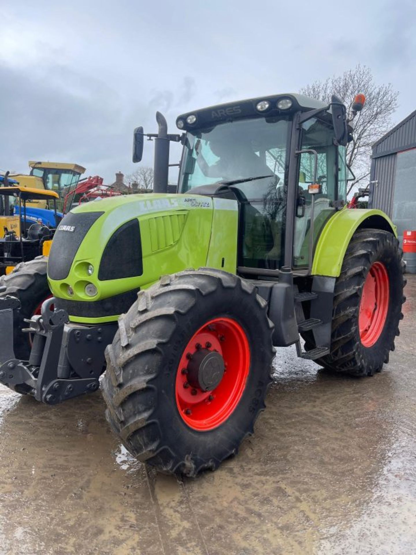 CLAAS 657 TRACTOR