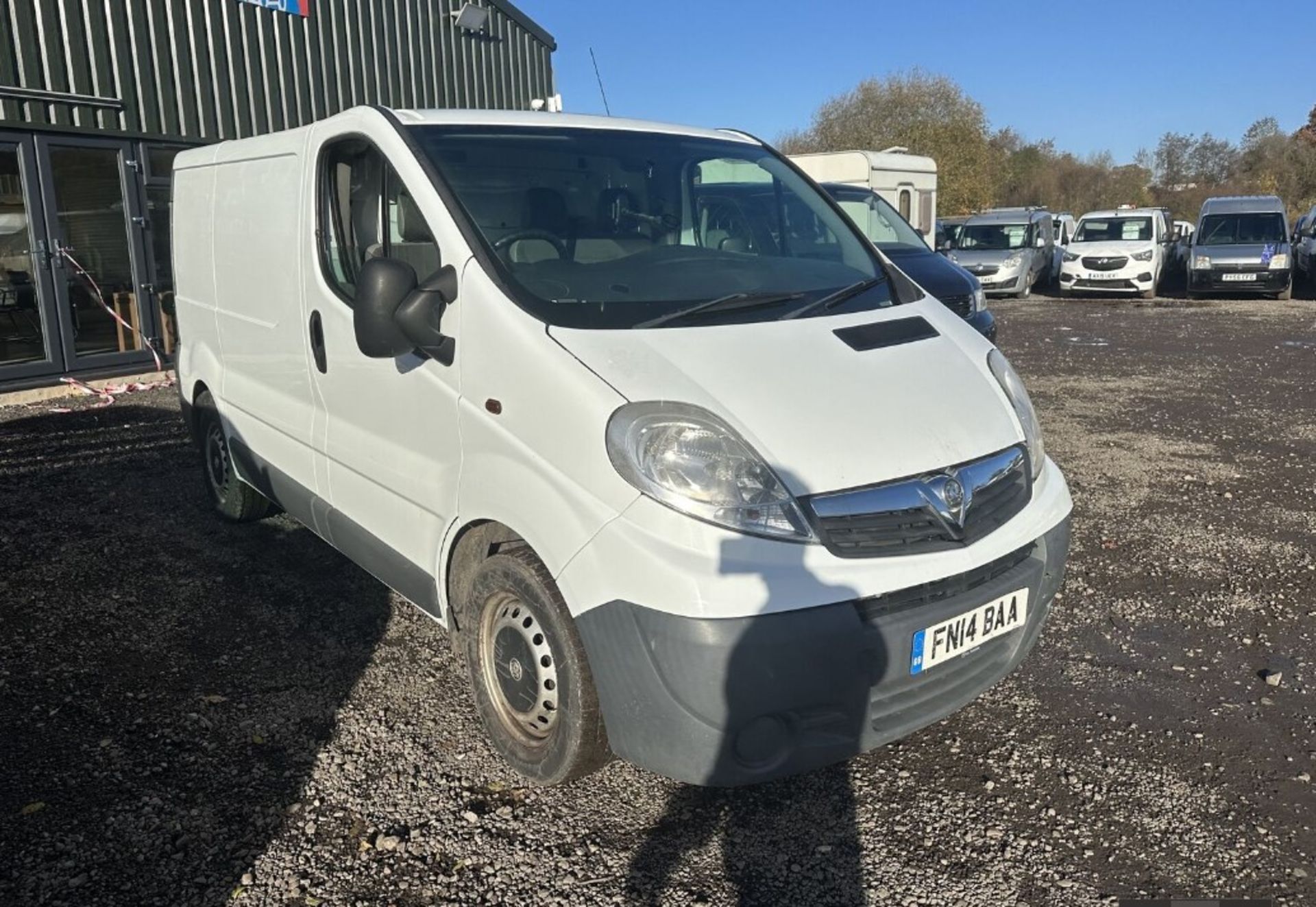 RELIABLE WORKHORSE: 2014 VAUXHALL VIVARO TRAFIC PANEL VAN >>--NO VAT ON HAMMER--<<