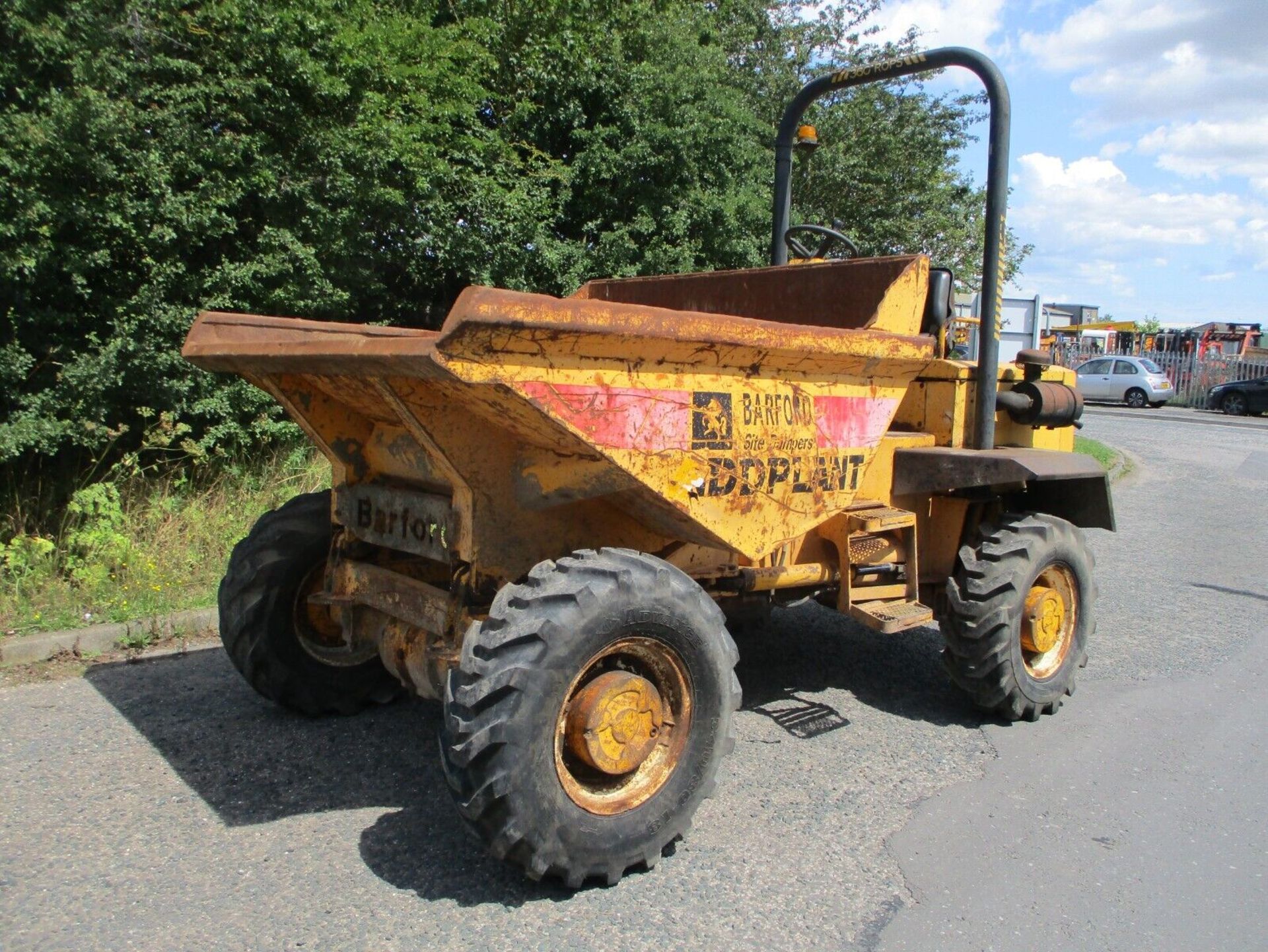 BARFORD 5 TON DUMPER: POWER AND PRECISION - Image 2 of 11