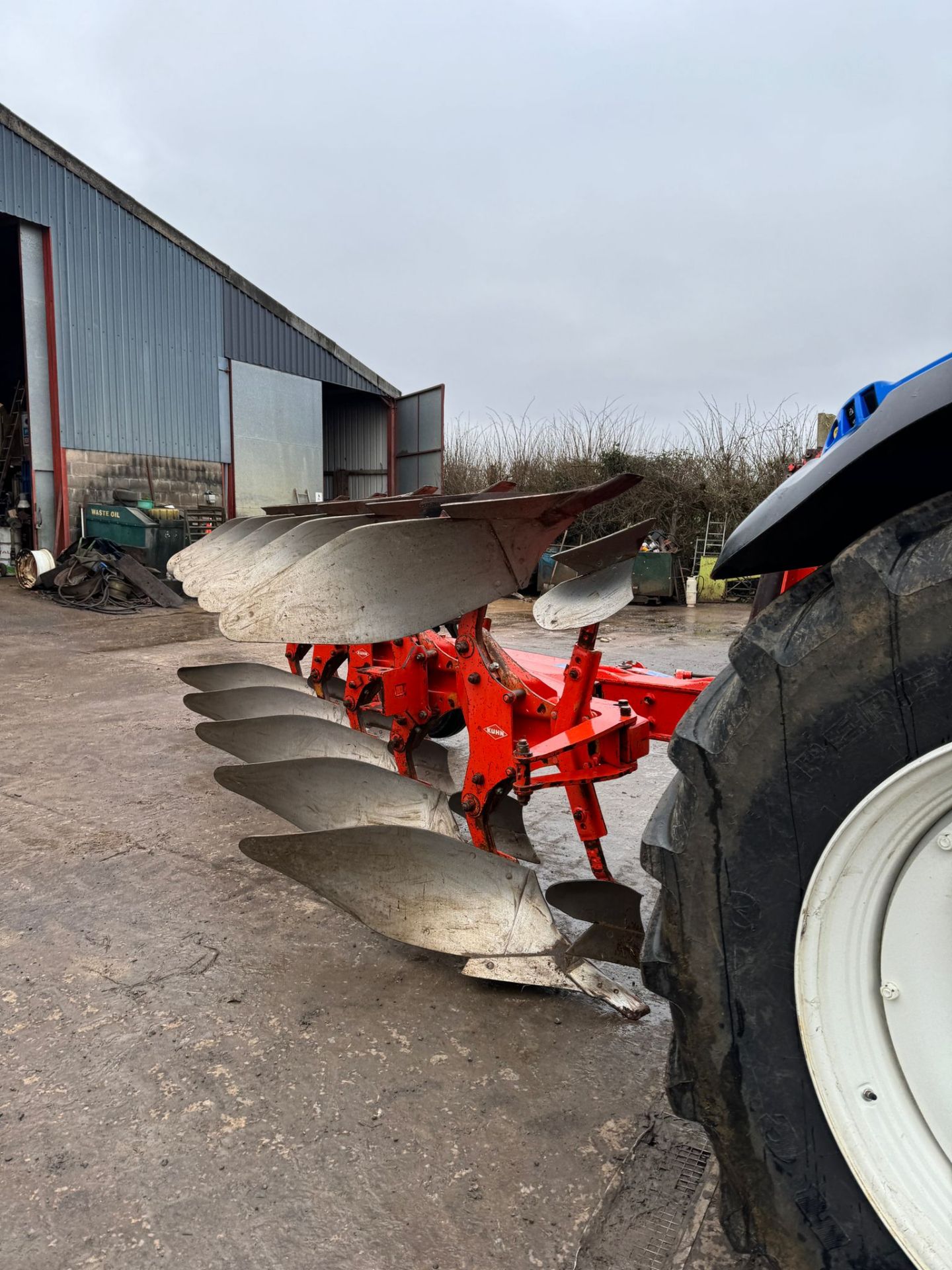 KUHN MM121, 5 FURROW PLOUGH - Image 3 of 9