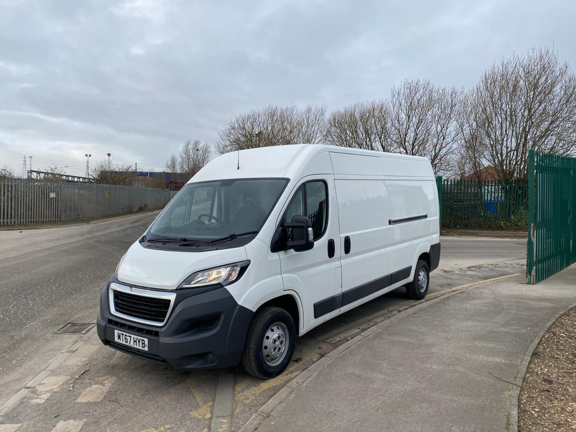 >>--NO VAT ON HAMMER--<< 2017 PEUGEOT BOXER 335 PROFESSIONAL - ULEZ COMPLIANT