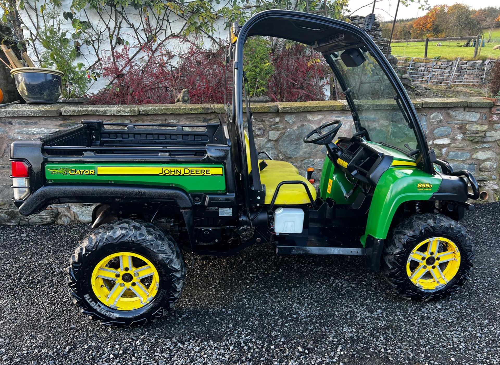 JOHN DEERE 855D 2014 4WD GATOR - Image 7 of 8