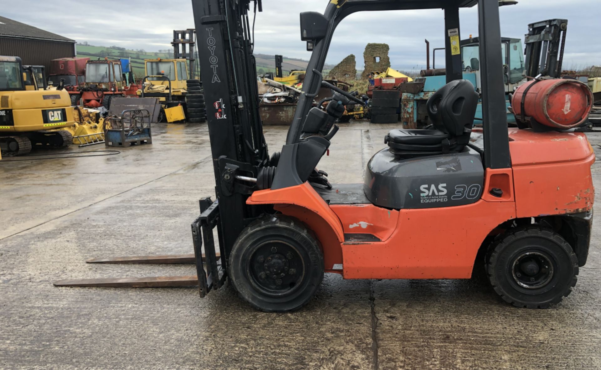 TOYOTA FG 30(3 TON) DIESEL FORKLIFT - Image 3 of 8