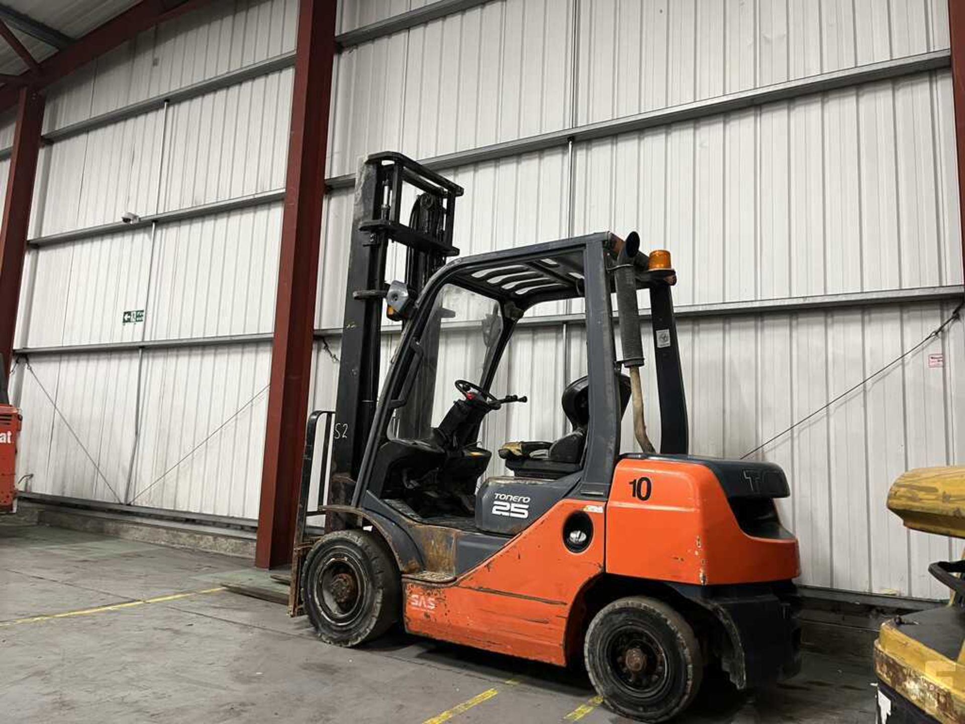 2017 DIESEL FORKLIFTS TOYOTA 02-8FDF25 - Image 3 of 6