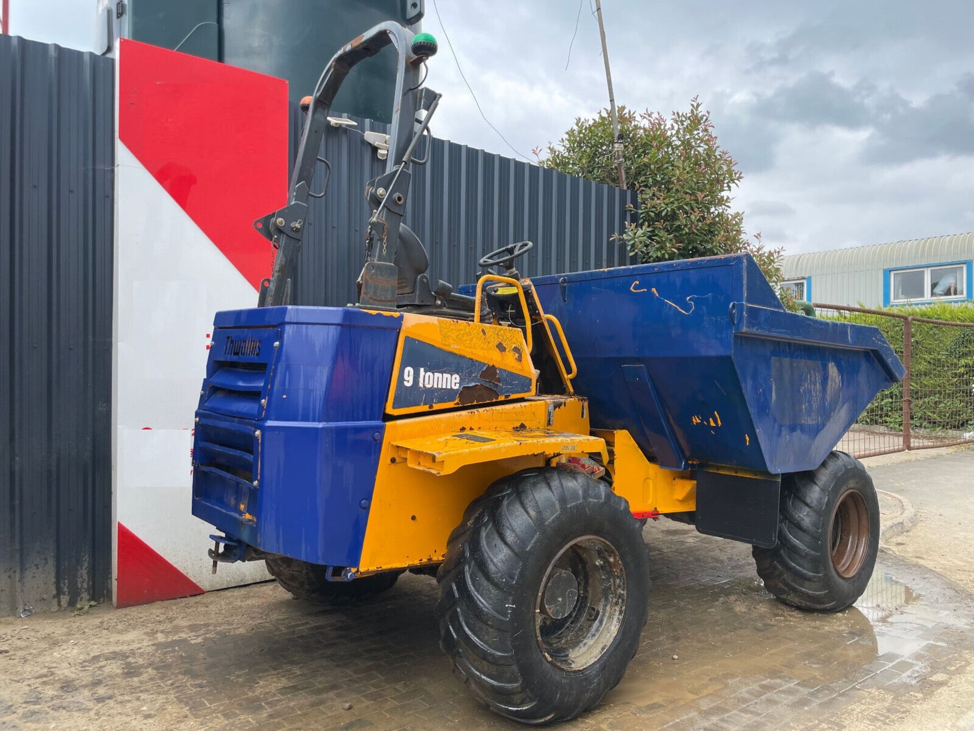 2016 THWAITES 9 TONNE DUMPER: ROBUST PERFORMANCE WITH 5622 HOURS - Image 9 of 12