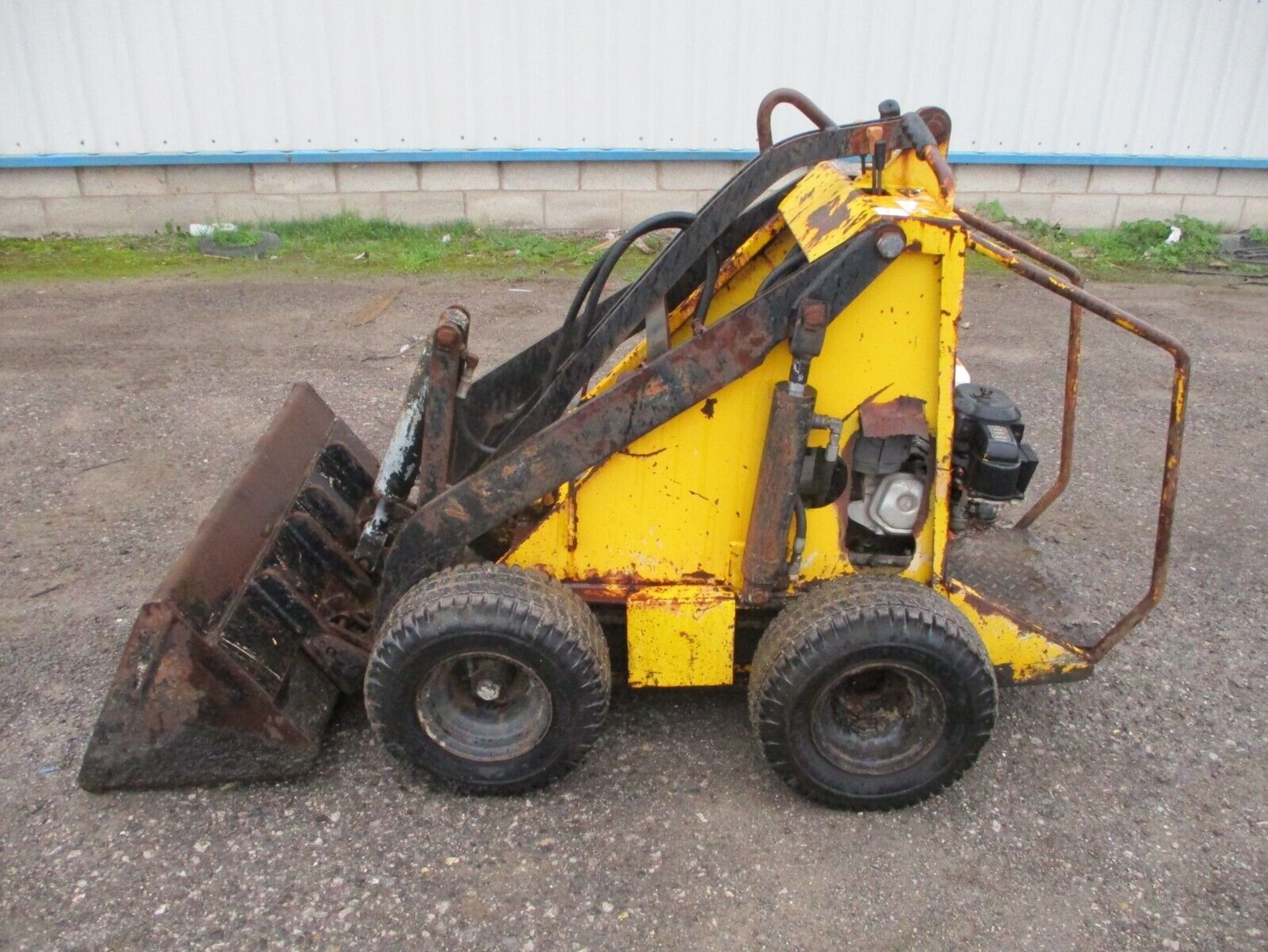 OPICO SKIDSTER LOADER HONDA GX390 ENGINE - Image 2 of 9