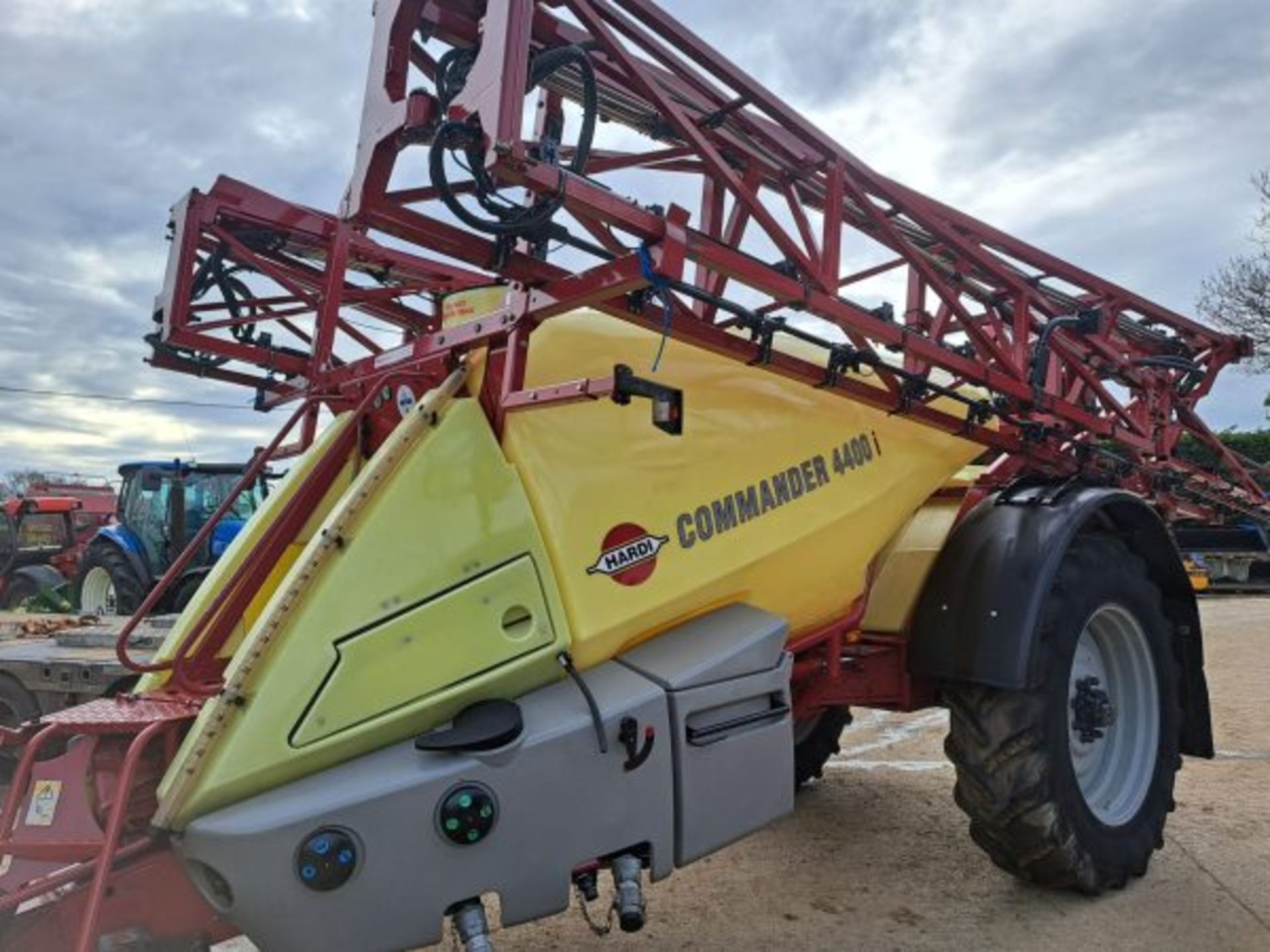 HARDI COMMANDER 4400I SPRAYER - Image 13 of 24