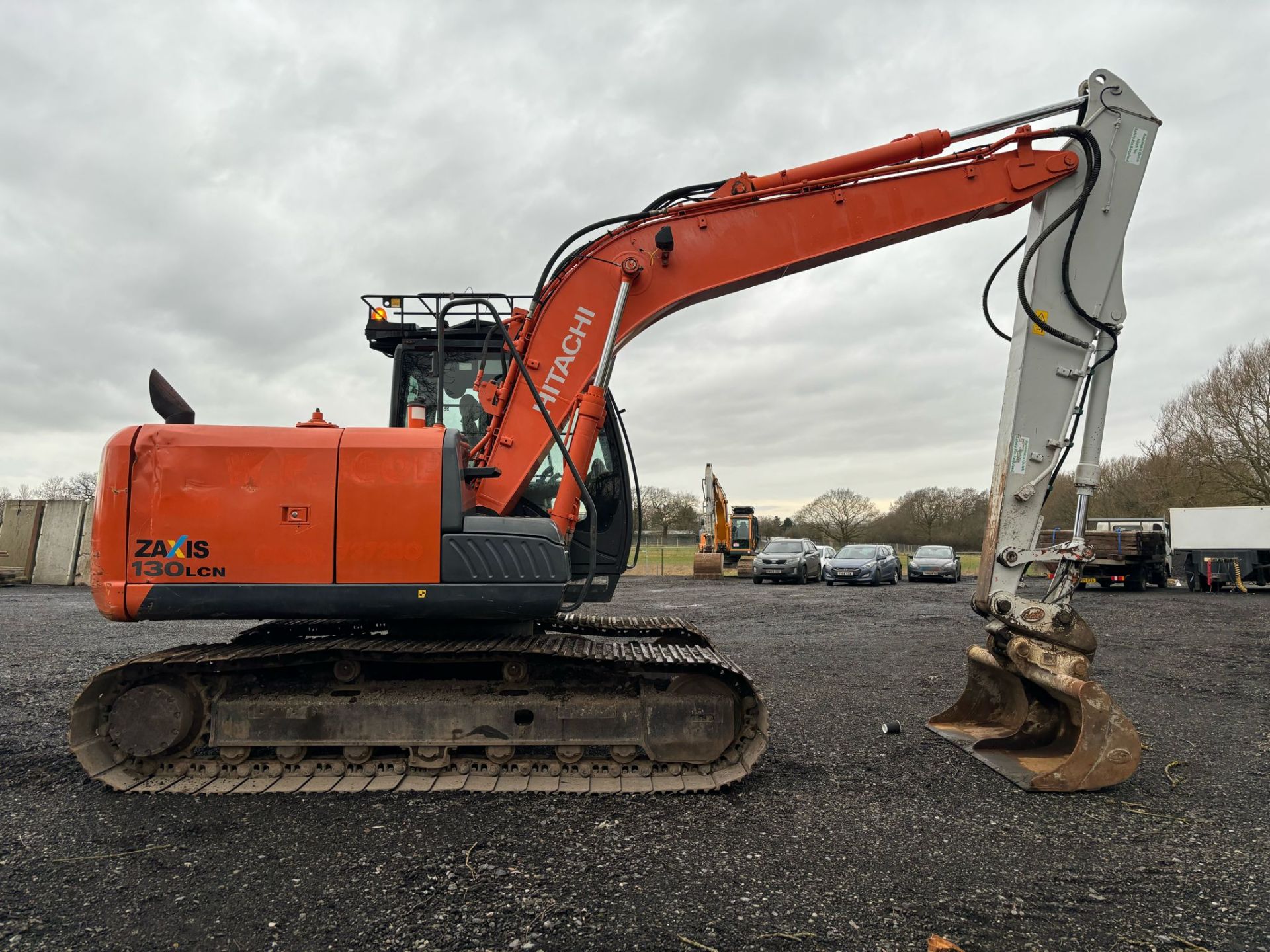 013 HITACHI ZX130LCN-5B 9785 HOURS