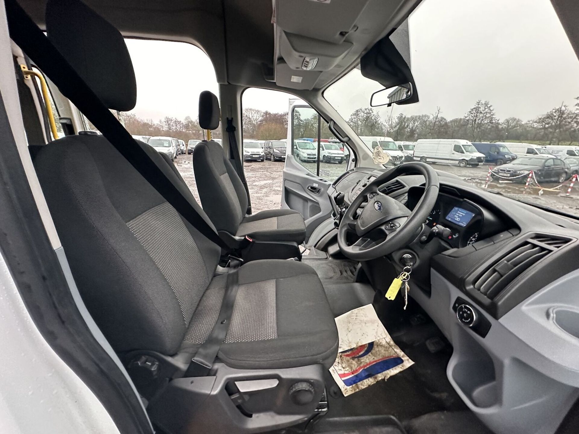 2018 FORD TRANSIT 460 L4 XLWB MINIBUS - LOW MILEAGE, 17 SEATER >>--NO VAT ON HAMMER--<< - Image 16 of 18