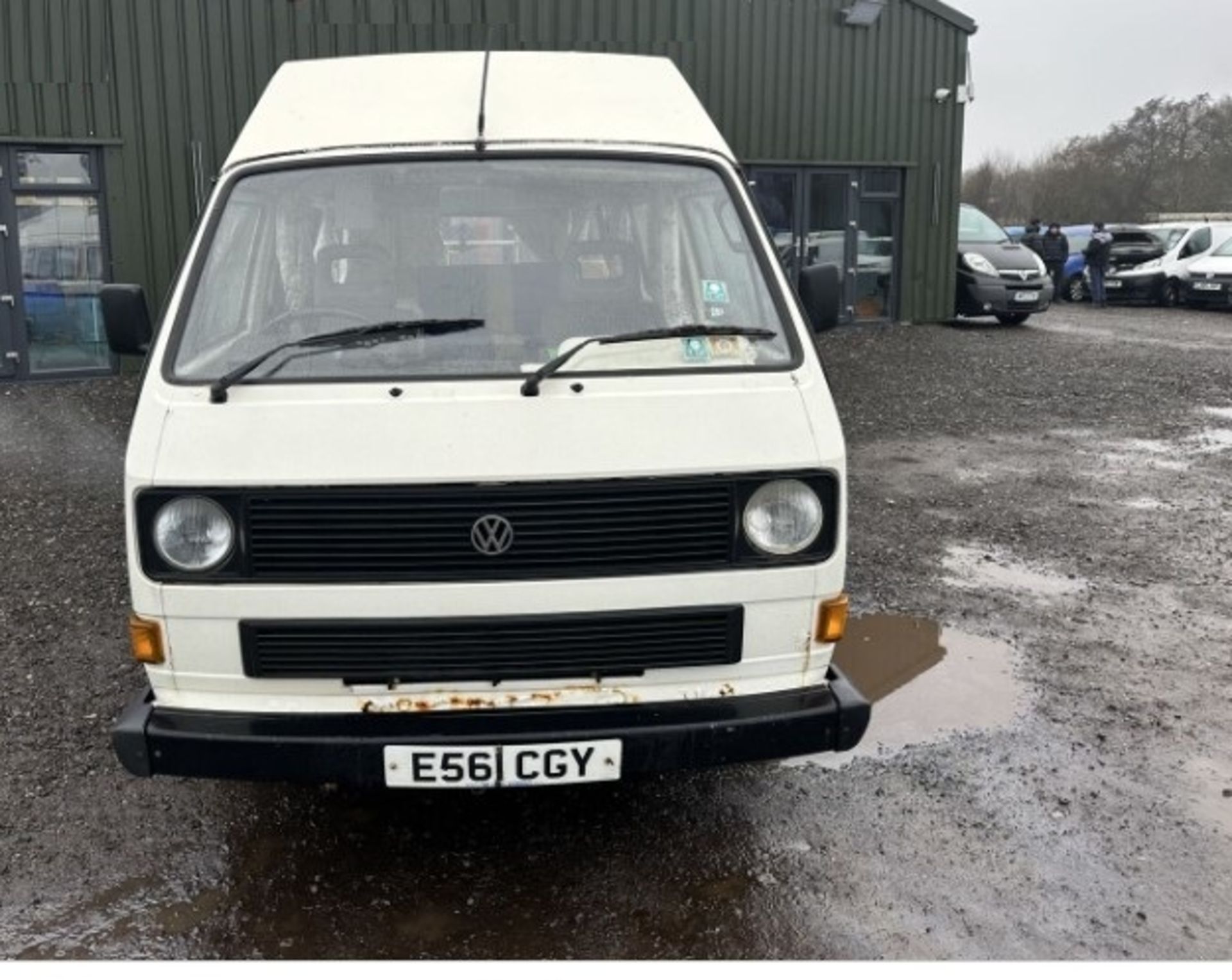 EXPLORE IN STYLE: '87 VW CARAVELLE T2.5 CAMPER VAN >>--NO VAT ON HAMMER--<< - Image 3 of 20