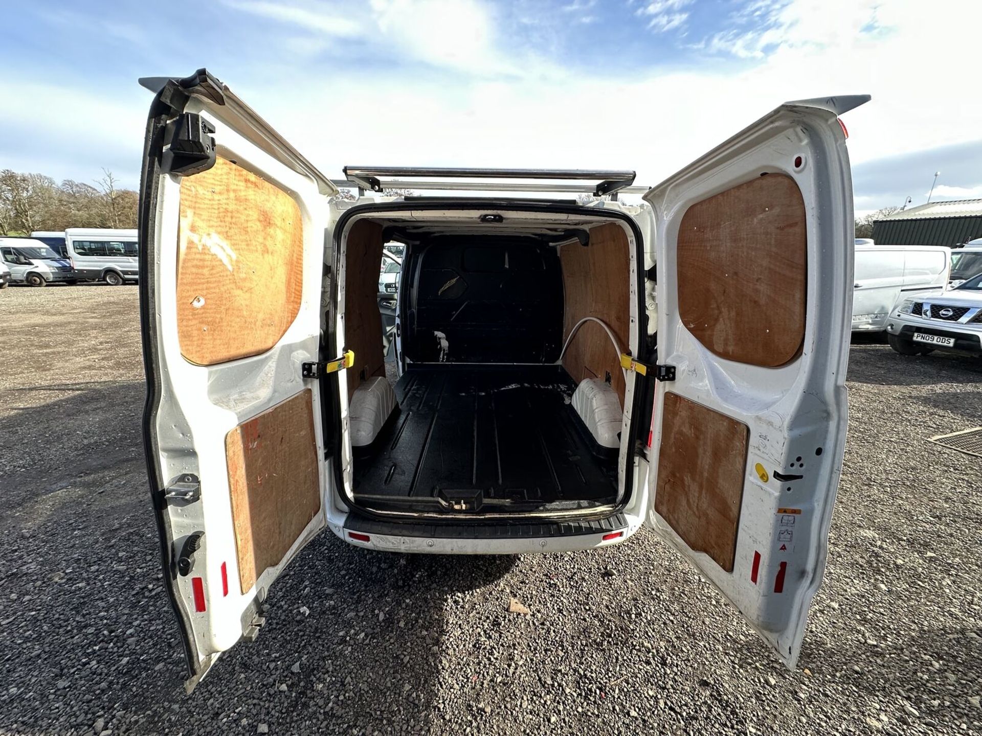 OPPORTUNITY KNOCKS: '16 FORD TRANSIT CUSTOM PANEL >>--NO VAT ON HAMMER--<< - Image 12 of 19