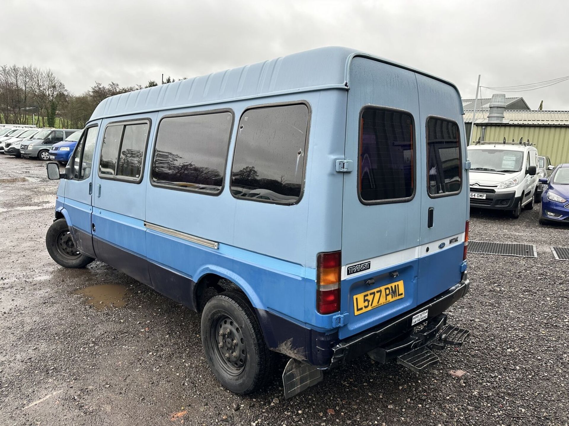 >>--NO VAT ON HAMMER--<< CLASSIC NOMAD: FORD TRANSIT 2.5 DIESEL CAMPER DAY VAN MOTORHOME - Image 6 of 20