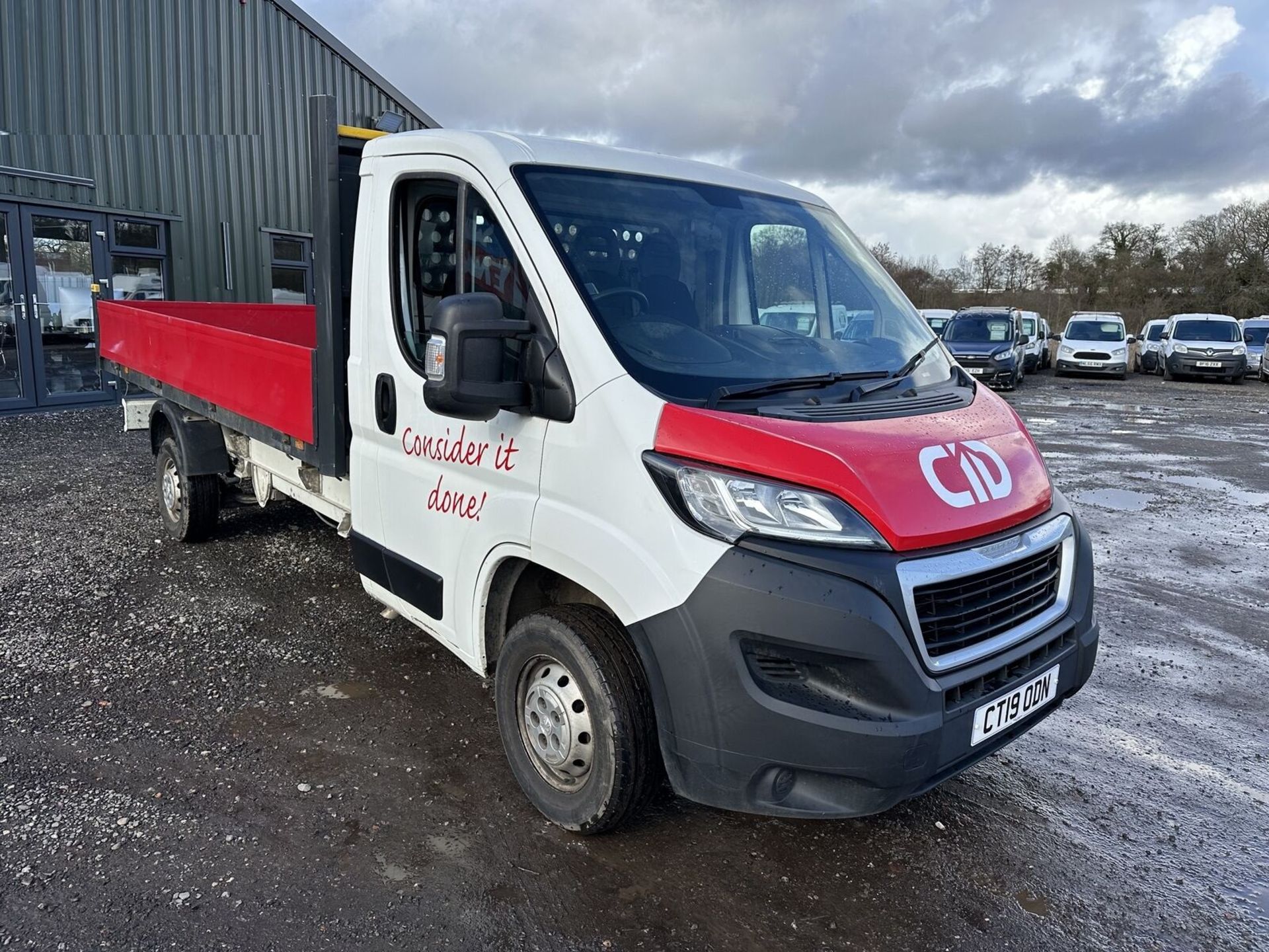 PERFORMANCE-DRIVEN RECOVERY SOLUTION: 2019 PEUGEOT BOXER FLATBED