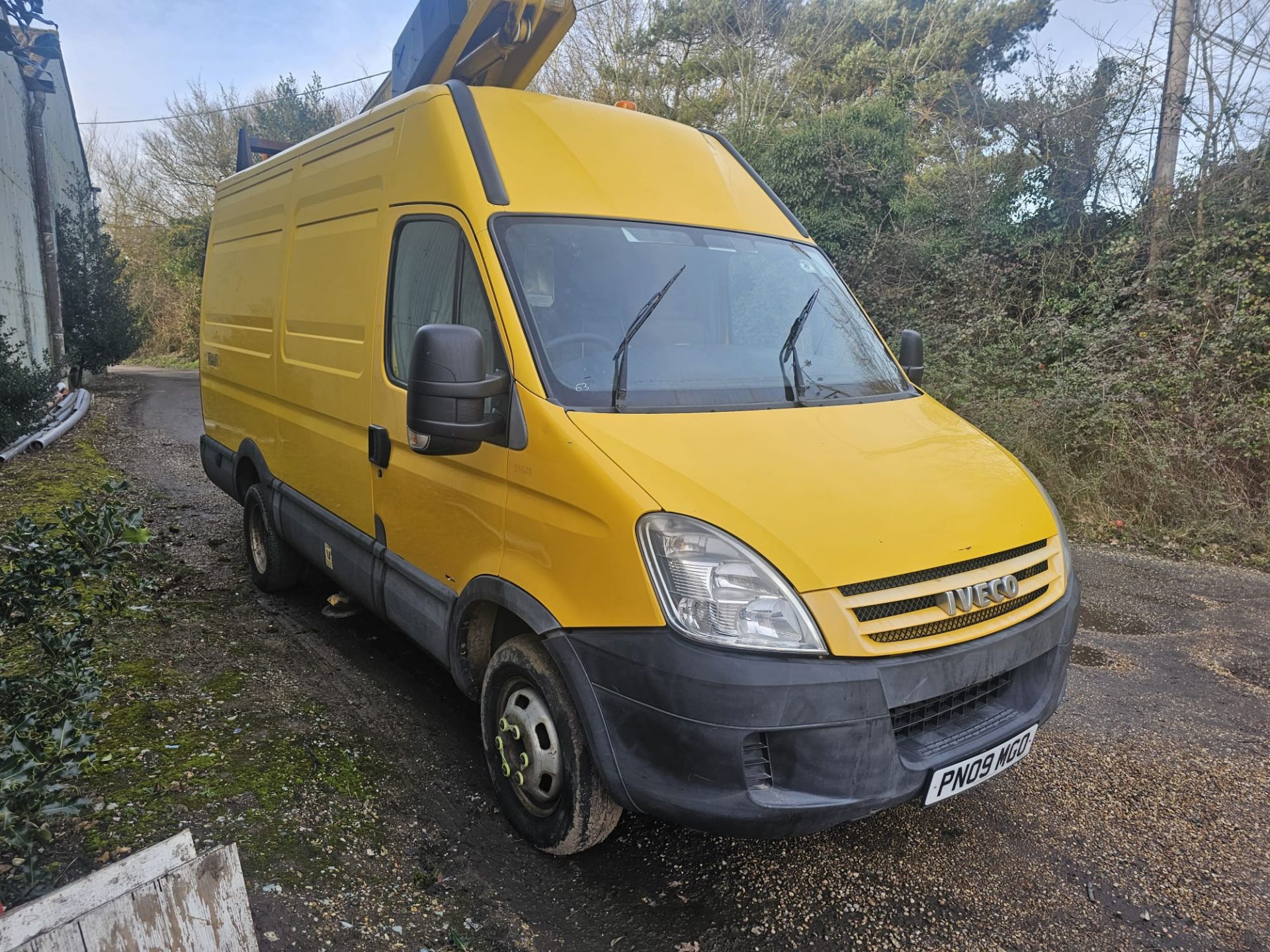 2009 IVECO DAILY 3.0 HPI ACCESS LIFT CHERRY PICKER - Image 2 of 5