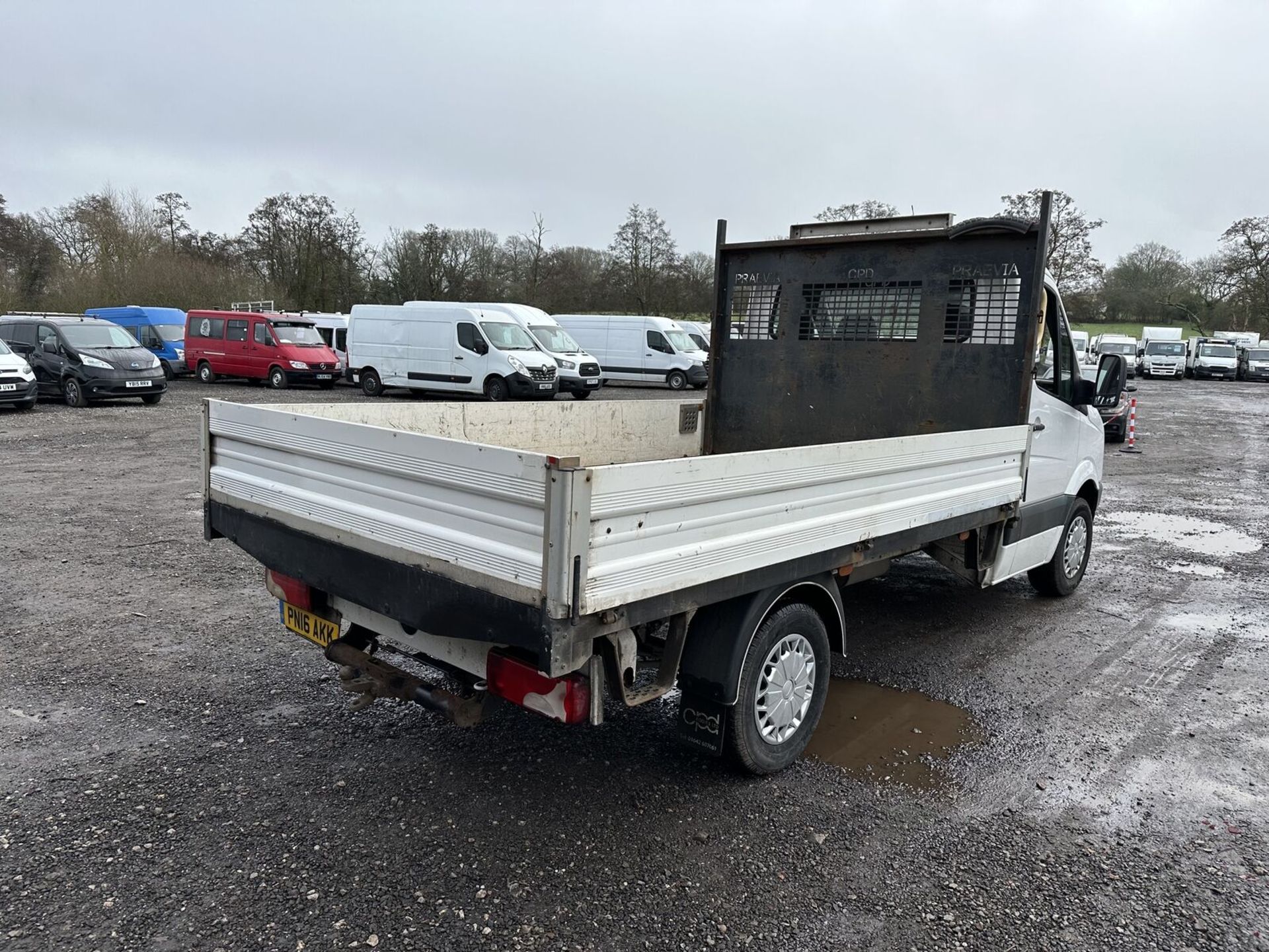 DRIVING CONFIDENCE: 2016 VW CRAFTER SPRINTER LOADED VAN >>--NO VAT ON HAMMER--<< - Image 17 of 19