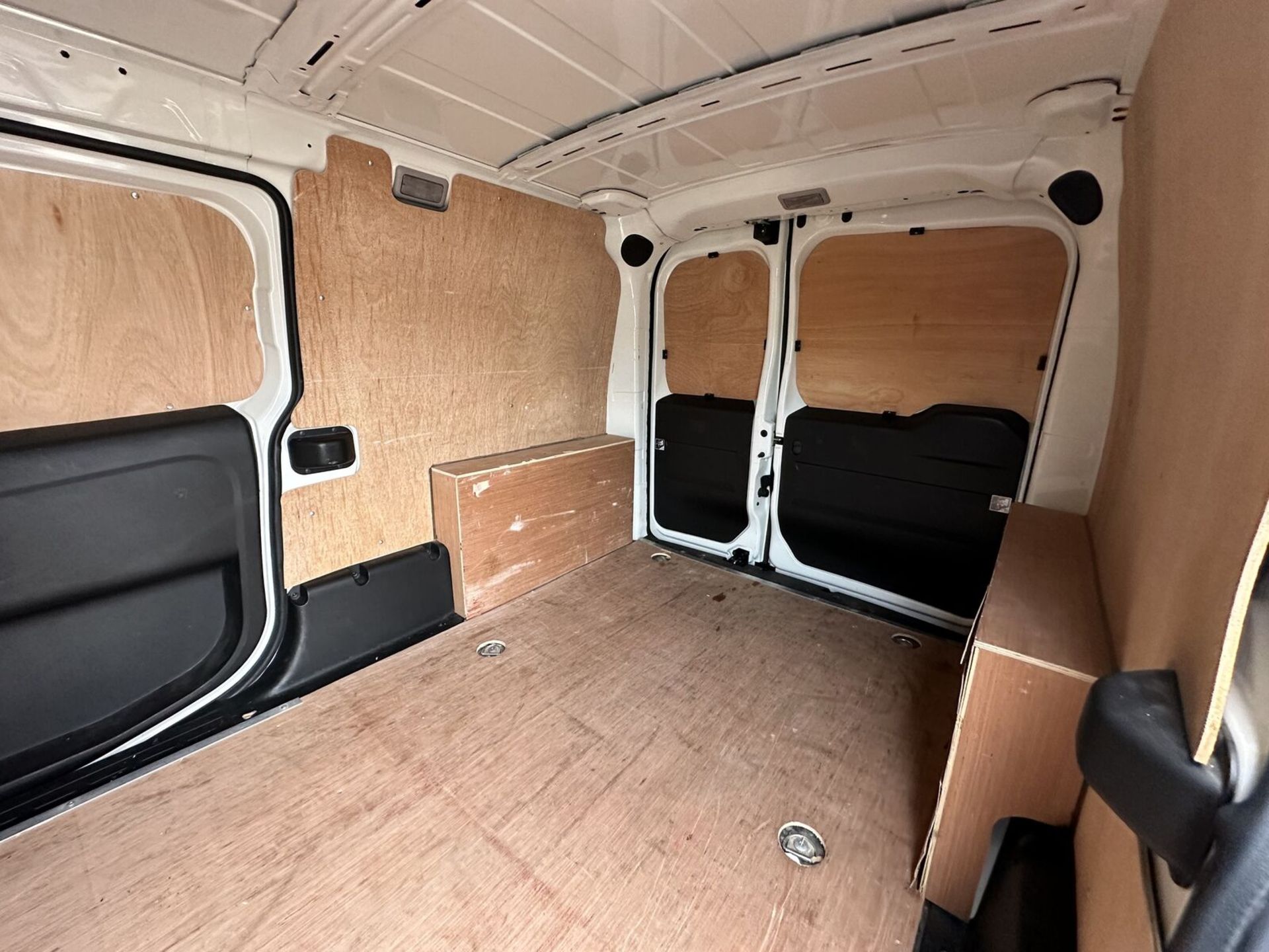 BUDGET WORK VAN: FIAT DOBLO CARGO COMBO MAXI L2 LWB REPAIR >>--NO VAT ON HAMMER--<< - Image 12 of 22