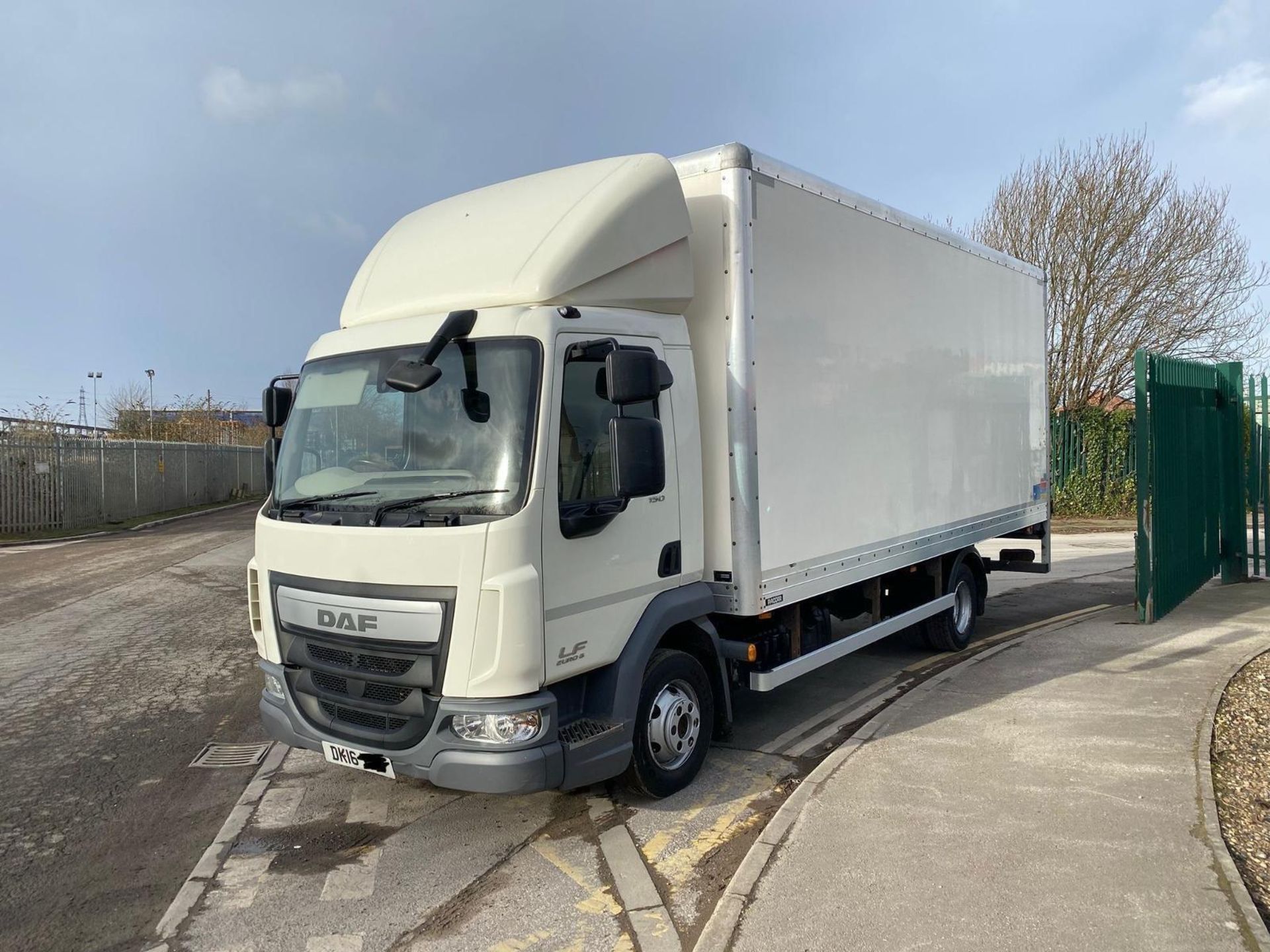 EFFICIENCY IN MOTION: 2016 DAF LF 21FT LUTON, 74,574 MILES, >>--NO VAT ON HAMMER--<<